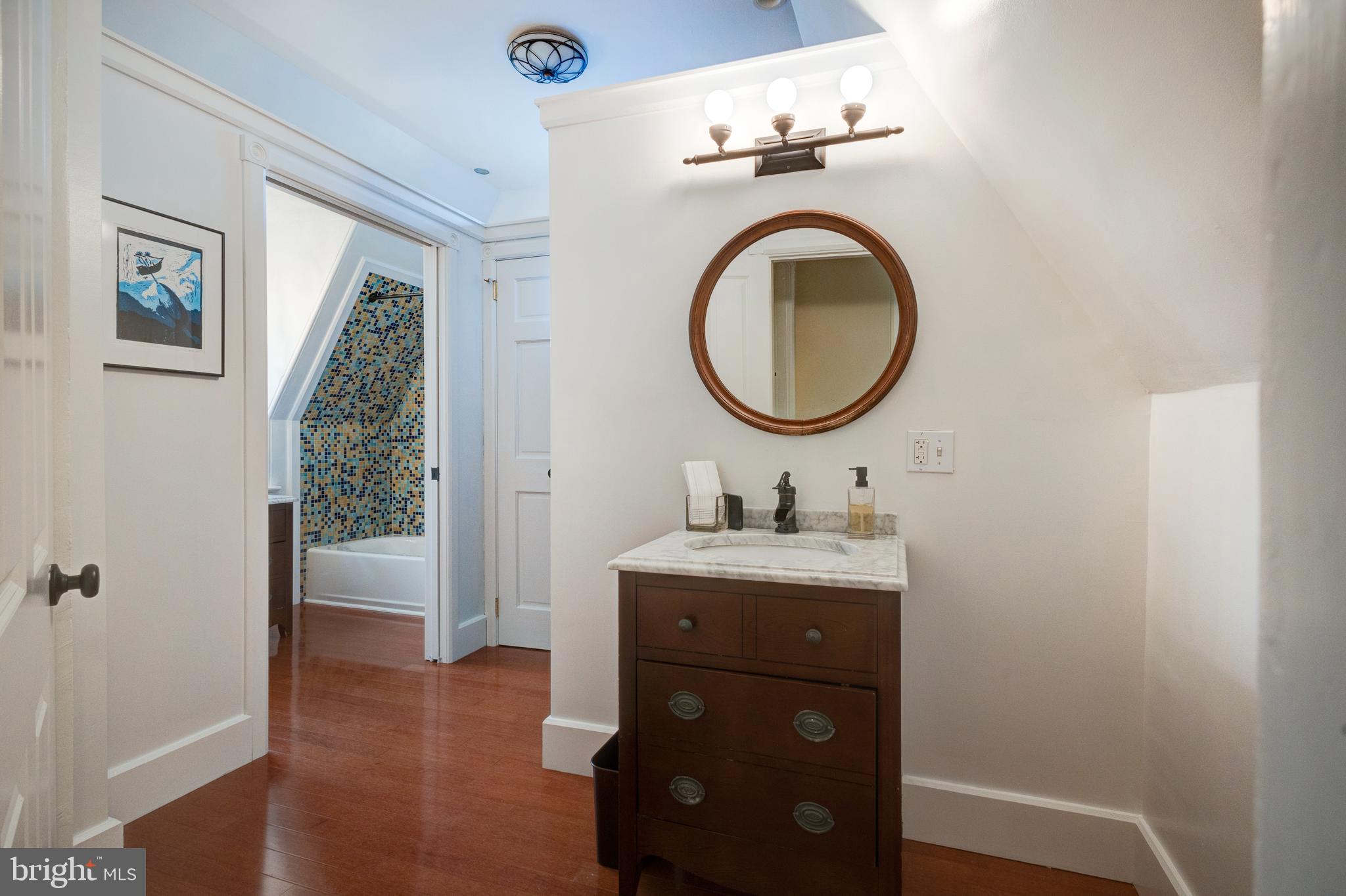 CHESTNUT HILL - Residential