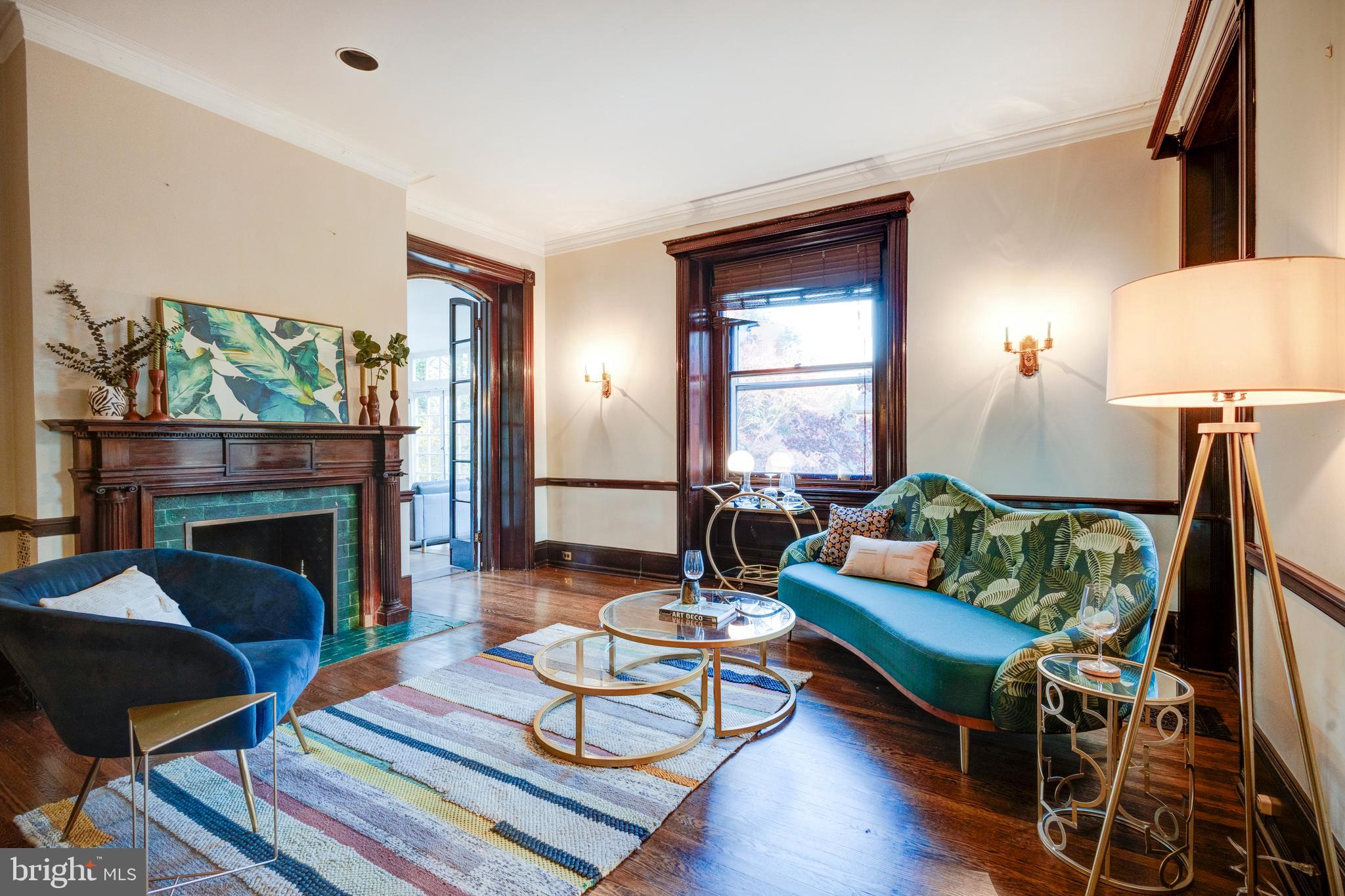 CHESTNUT HILL - Residential