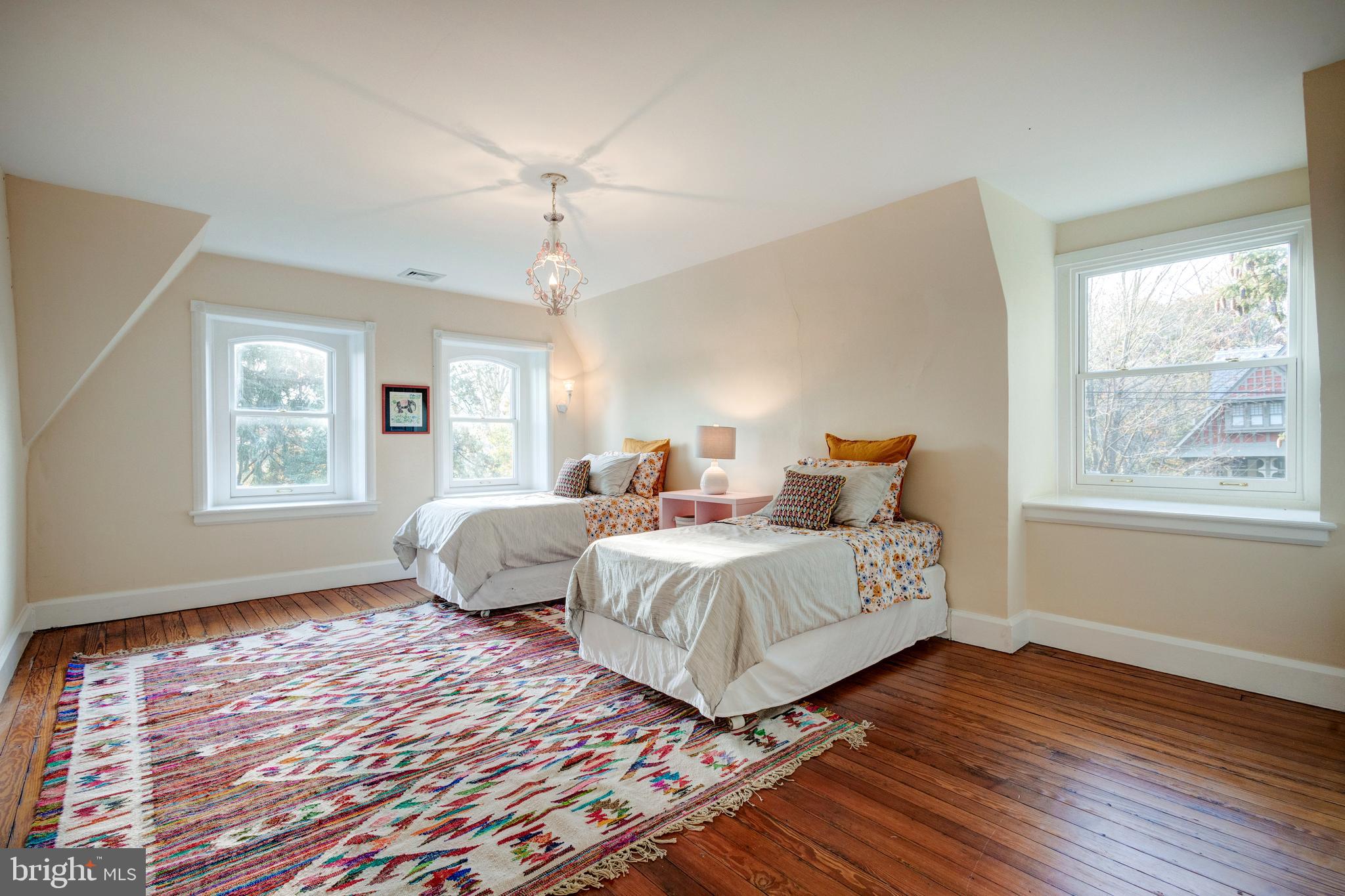 CHESTNUT HILL - Residential