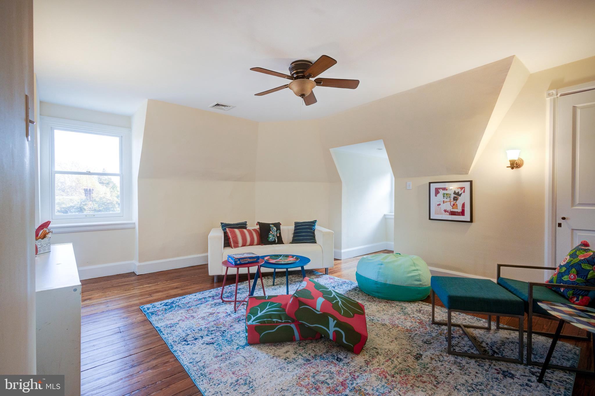 CHESTNUT HILL - Residential