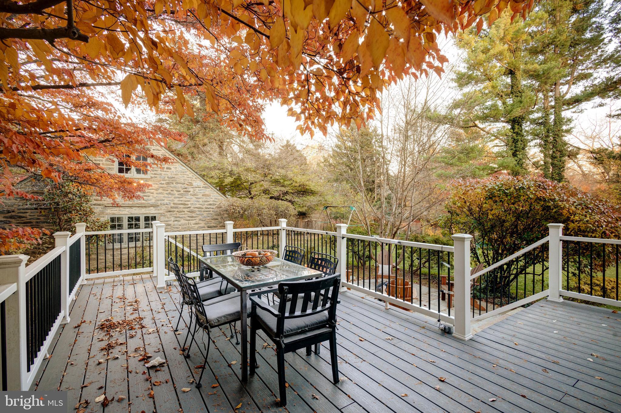 CHESTNUT HILL - Residential