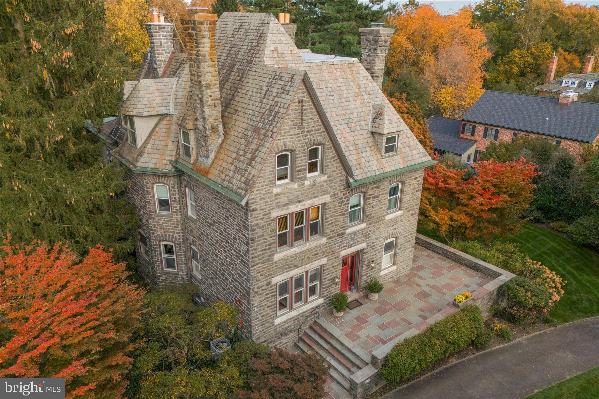 CHESTNUT HILL - Residential