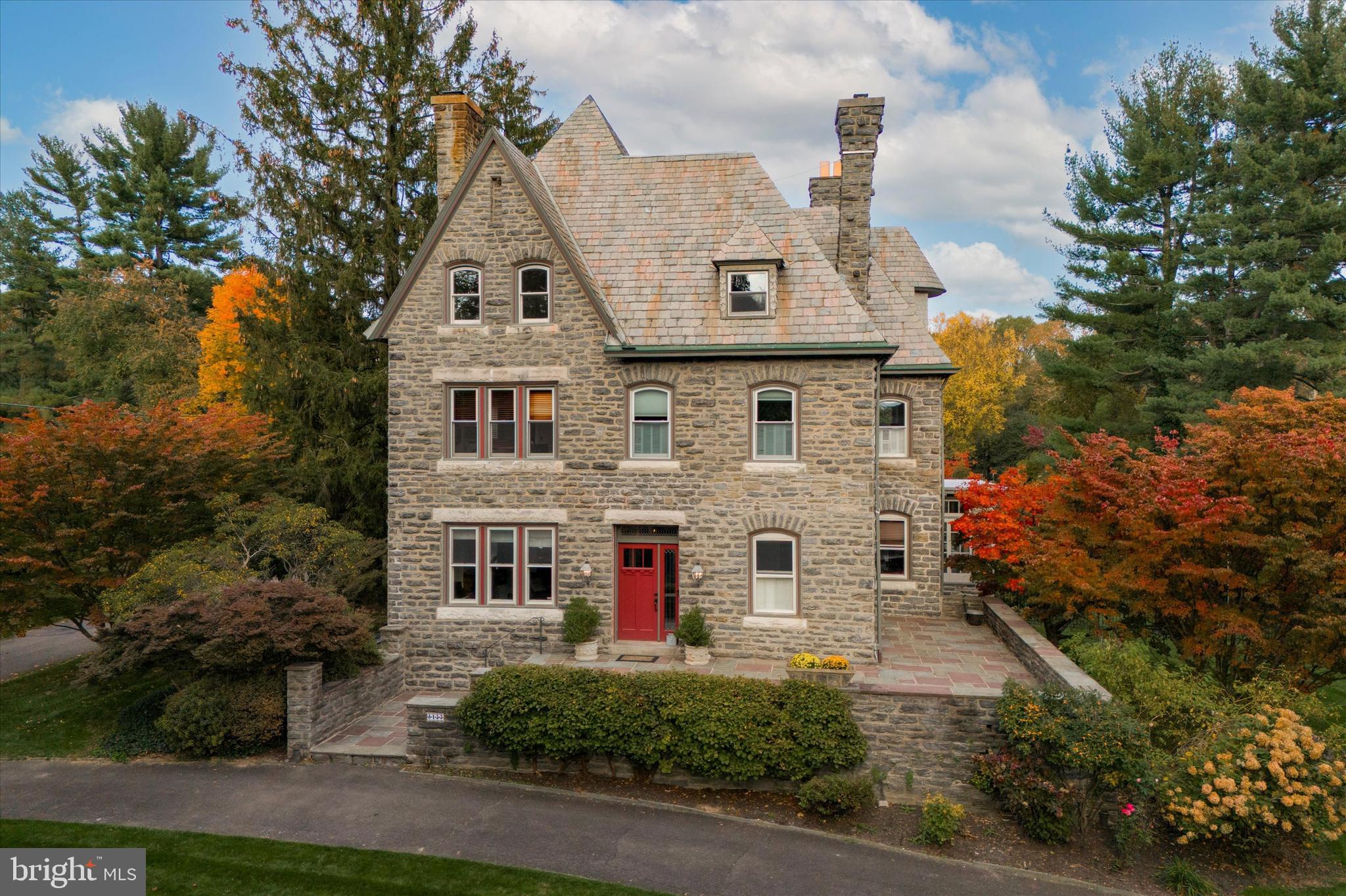 CHESTNUT HILL - Residential