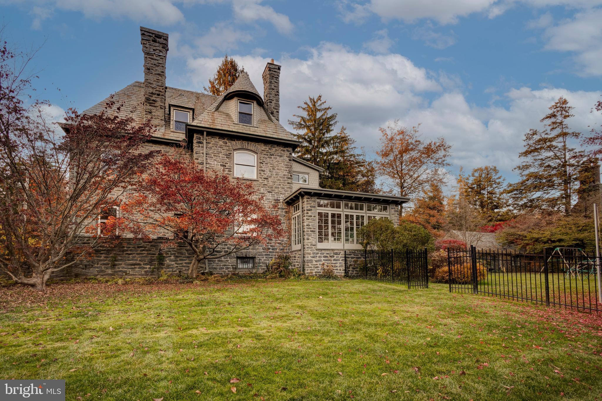 CHESTNUT HILL - Residential
