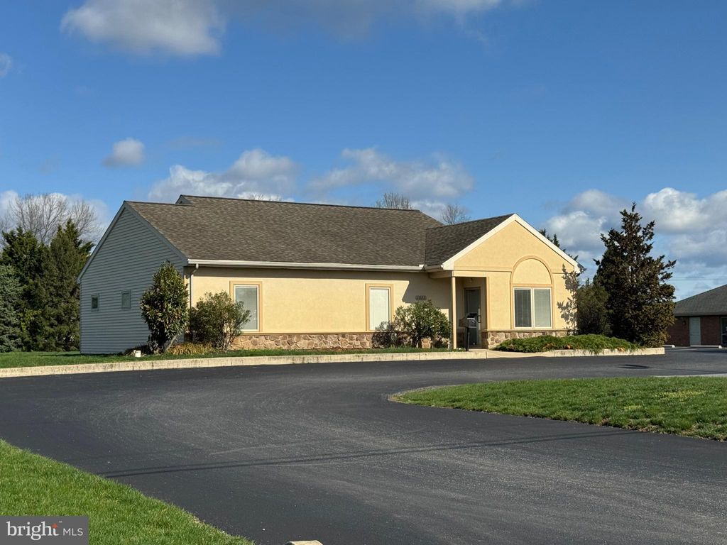 Photo of 1077 Dairy Lane, ELIZABETHTOWN, PA 17022 (MLS # PALA2067288)