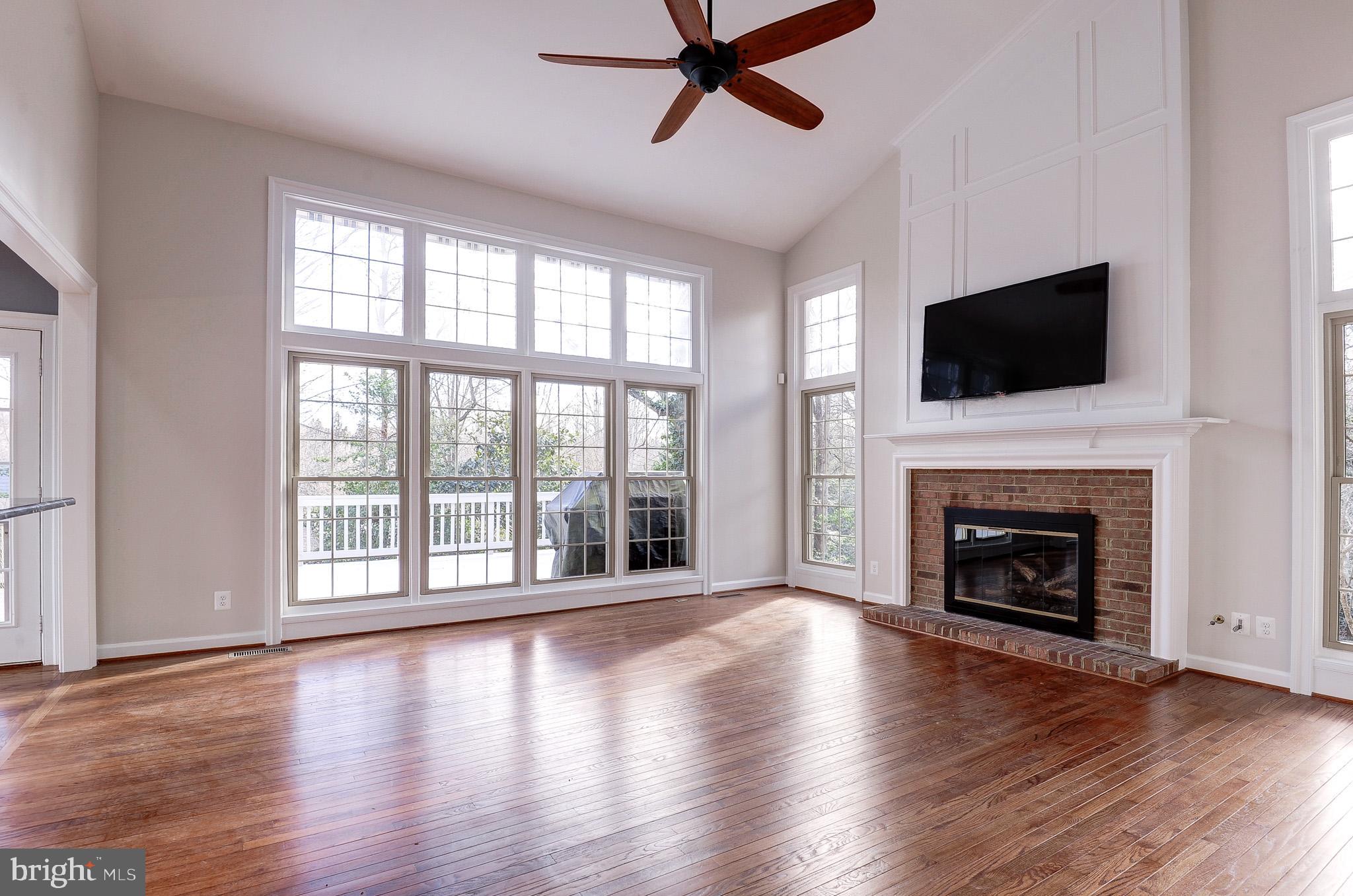 CHAMPION LAKE - Residential