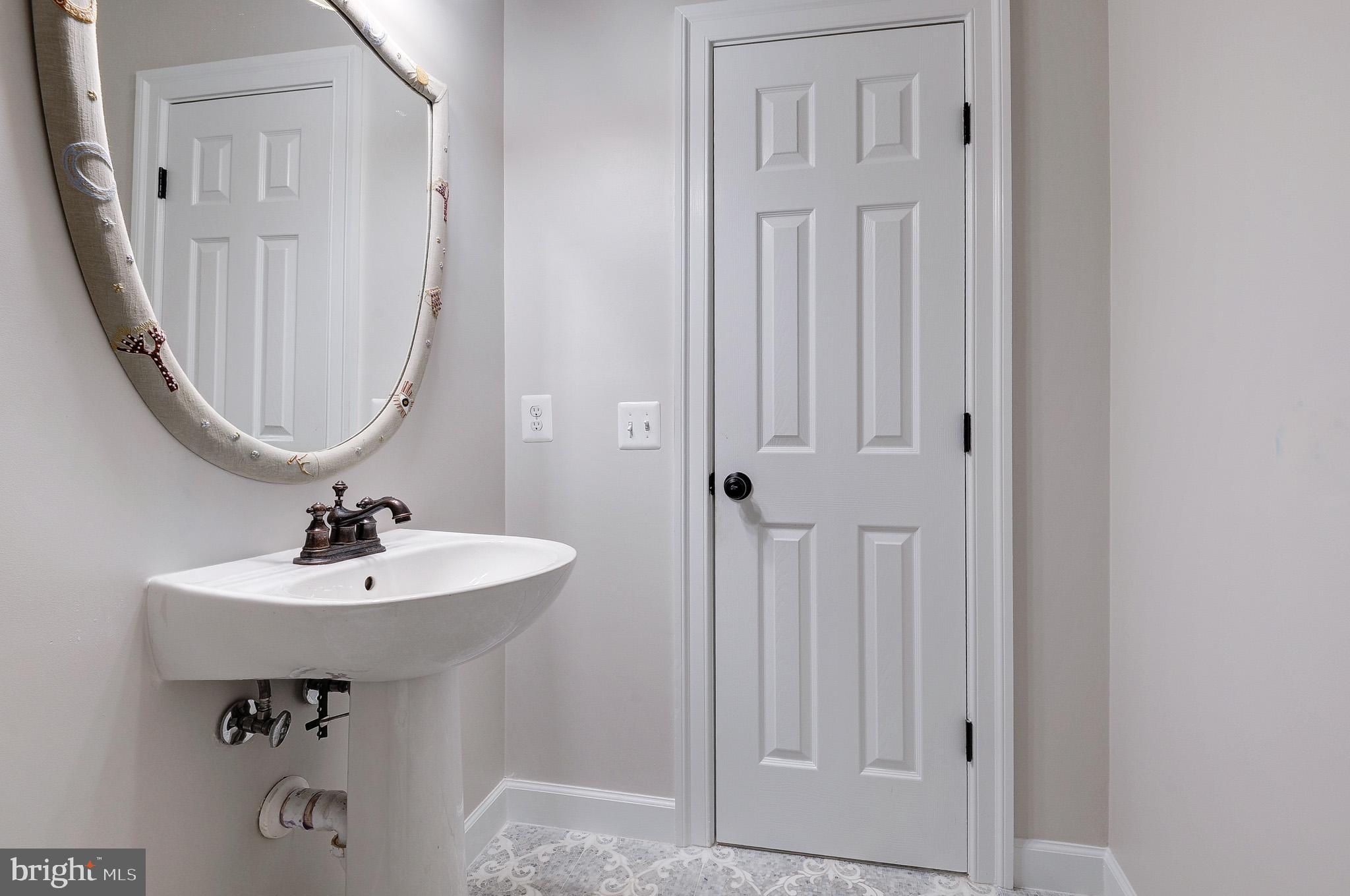 CHAMPION LAKE - Residential