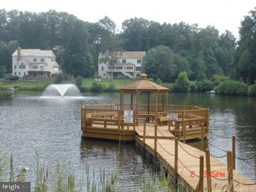 CHAMPION LAKE - Residential
