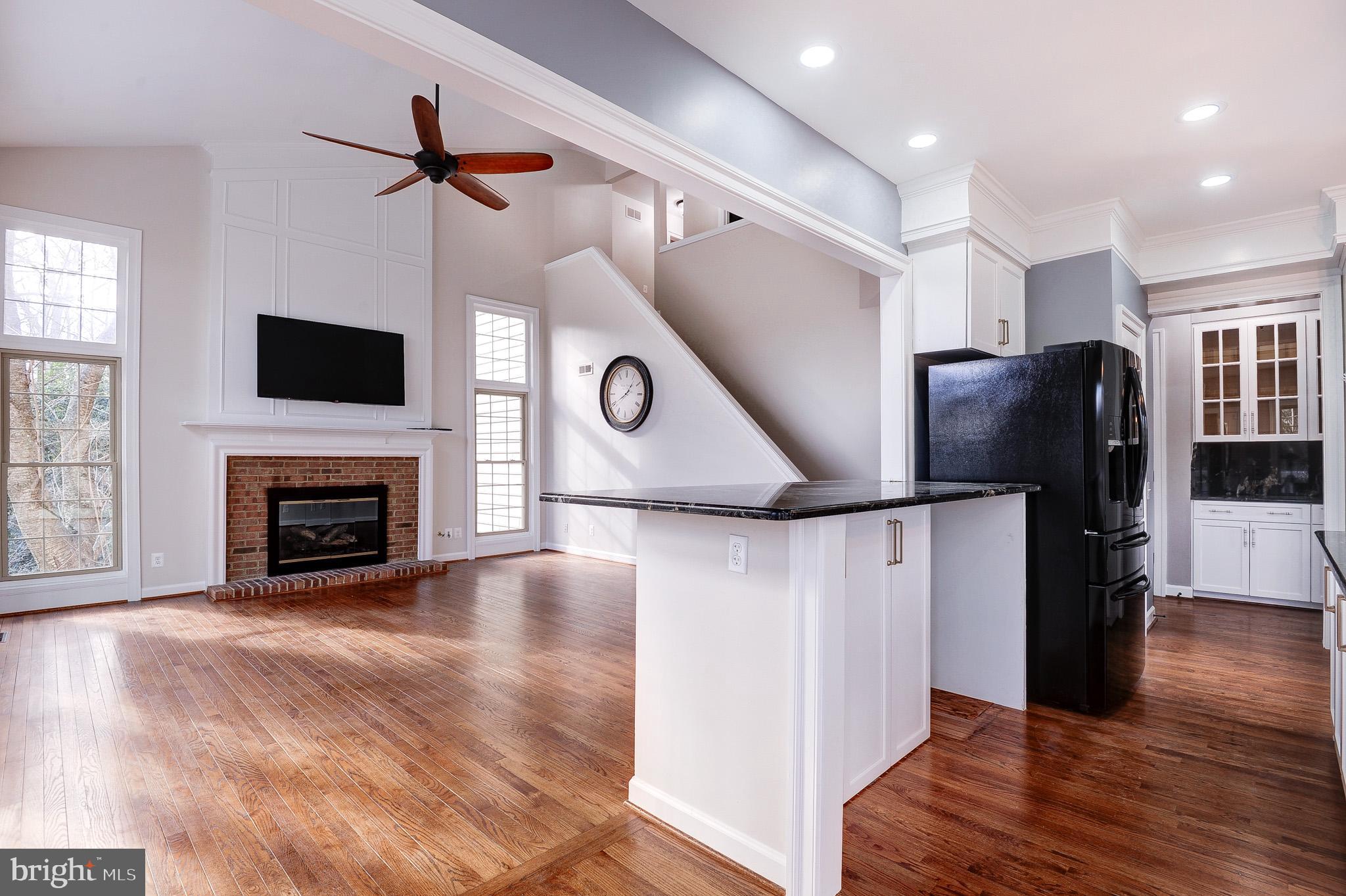 CHAMPION LAKE - Residential