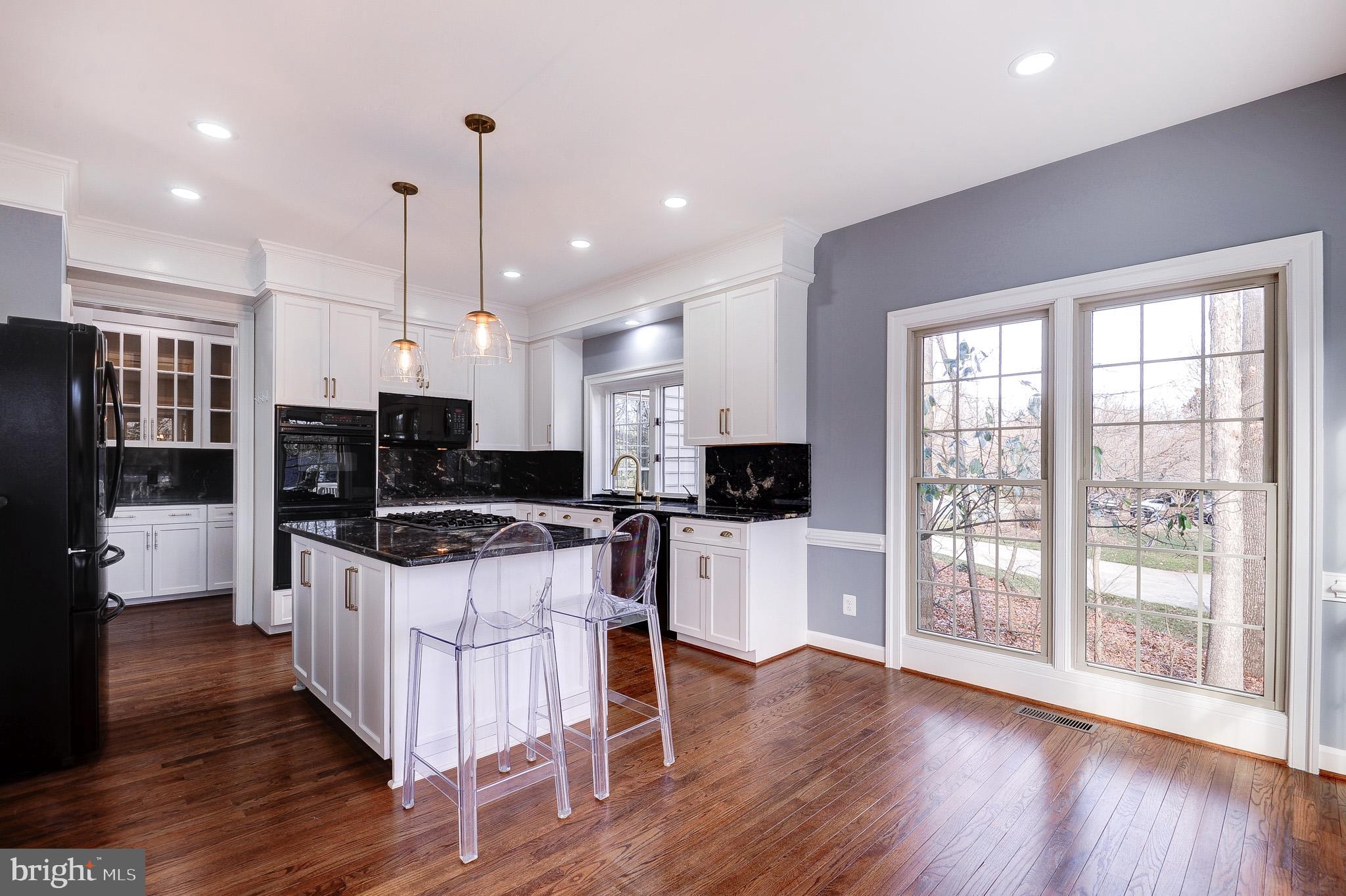 CHAMPION LAKE - Residential