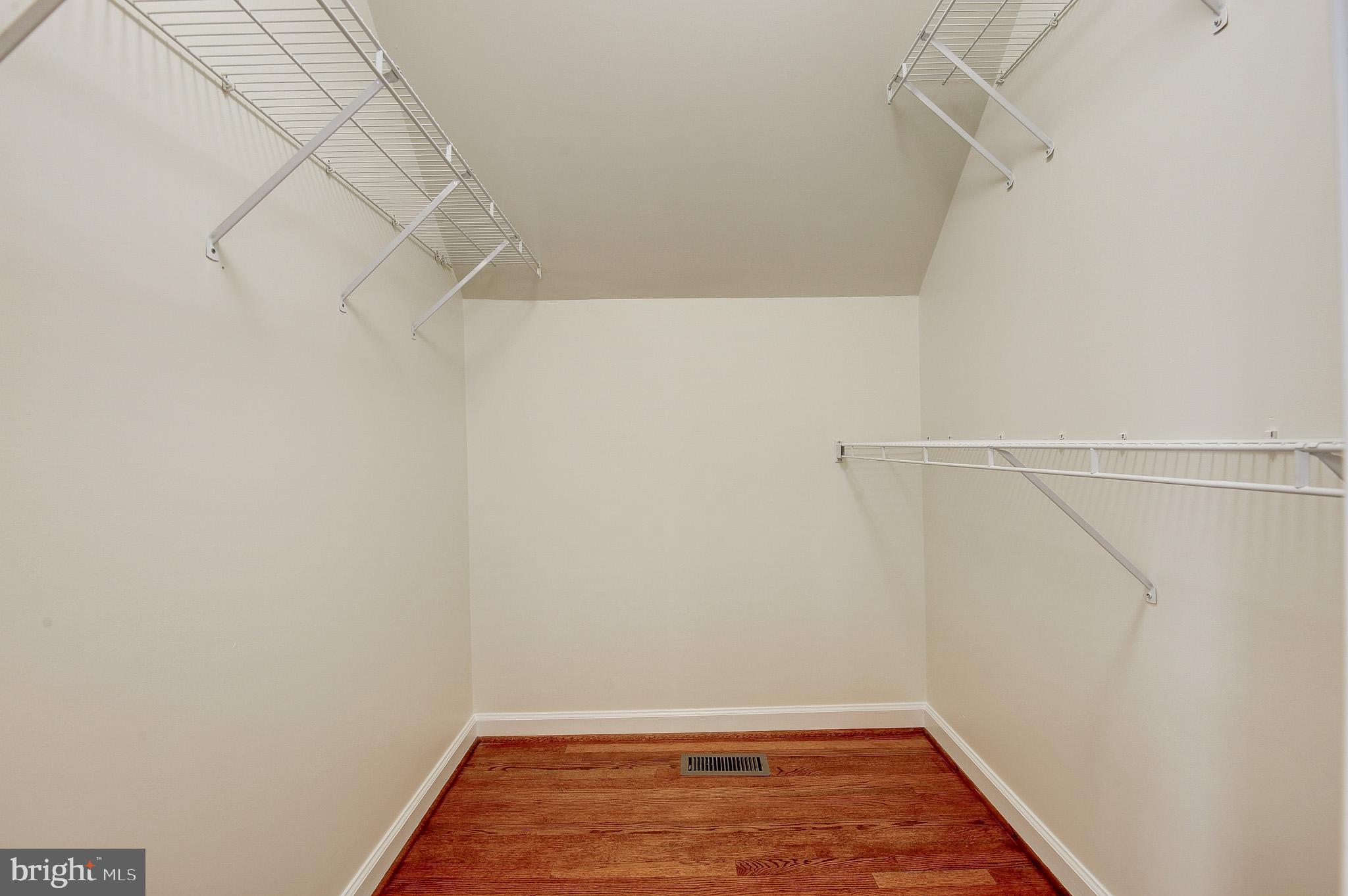 CHAMPION LAKE - Residential