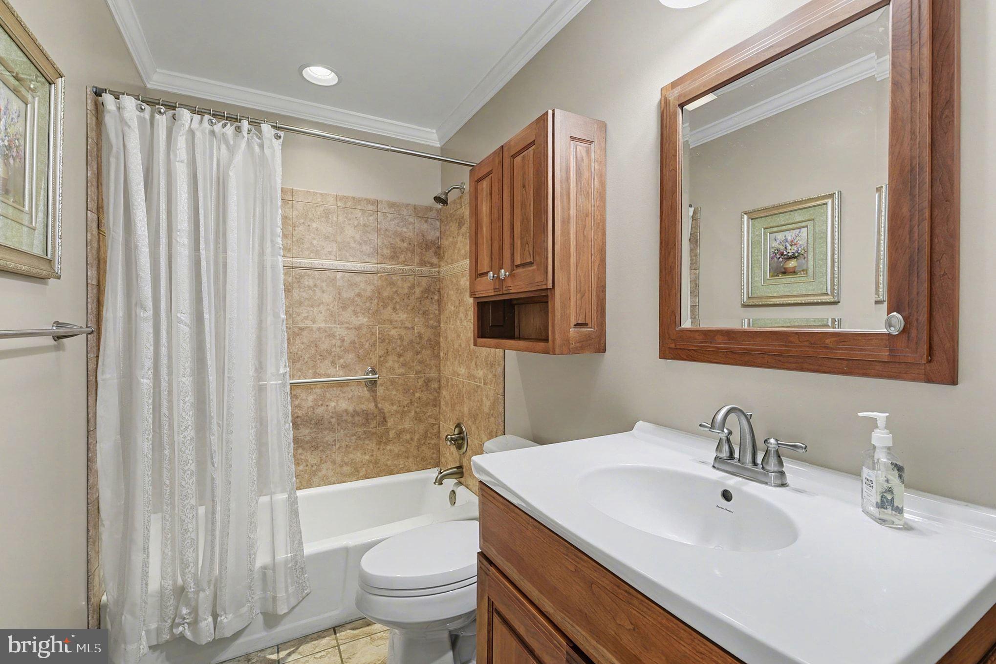 ADAMS HEIGHTS - Residential