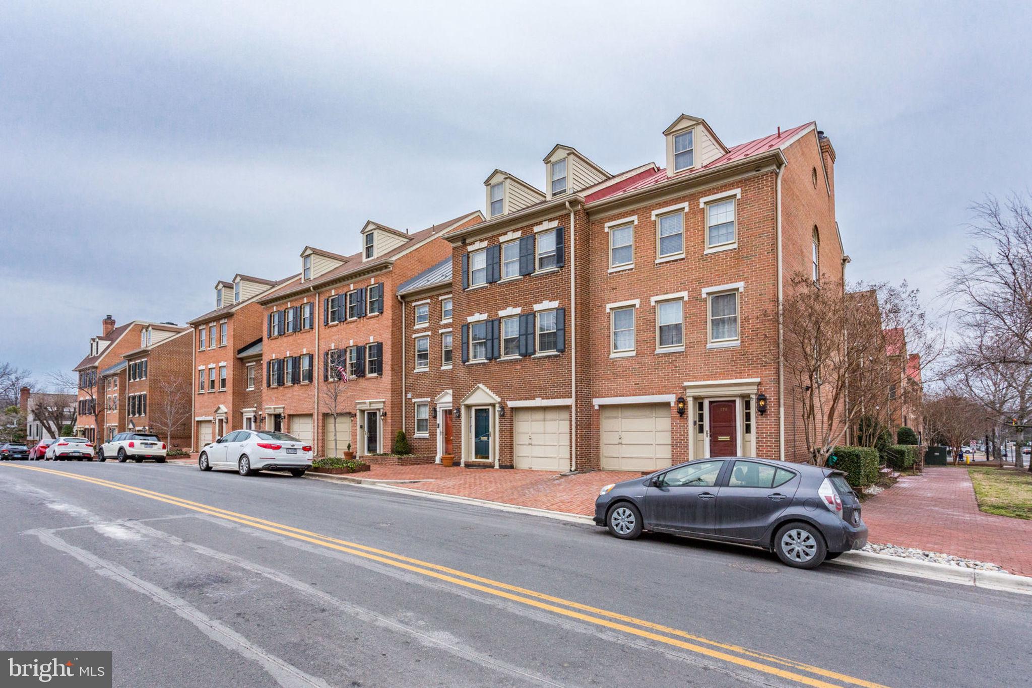 WASHINGTON SQUARE - Residential