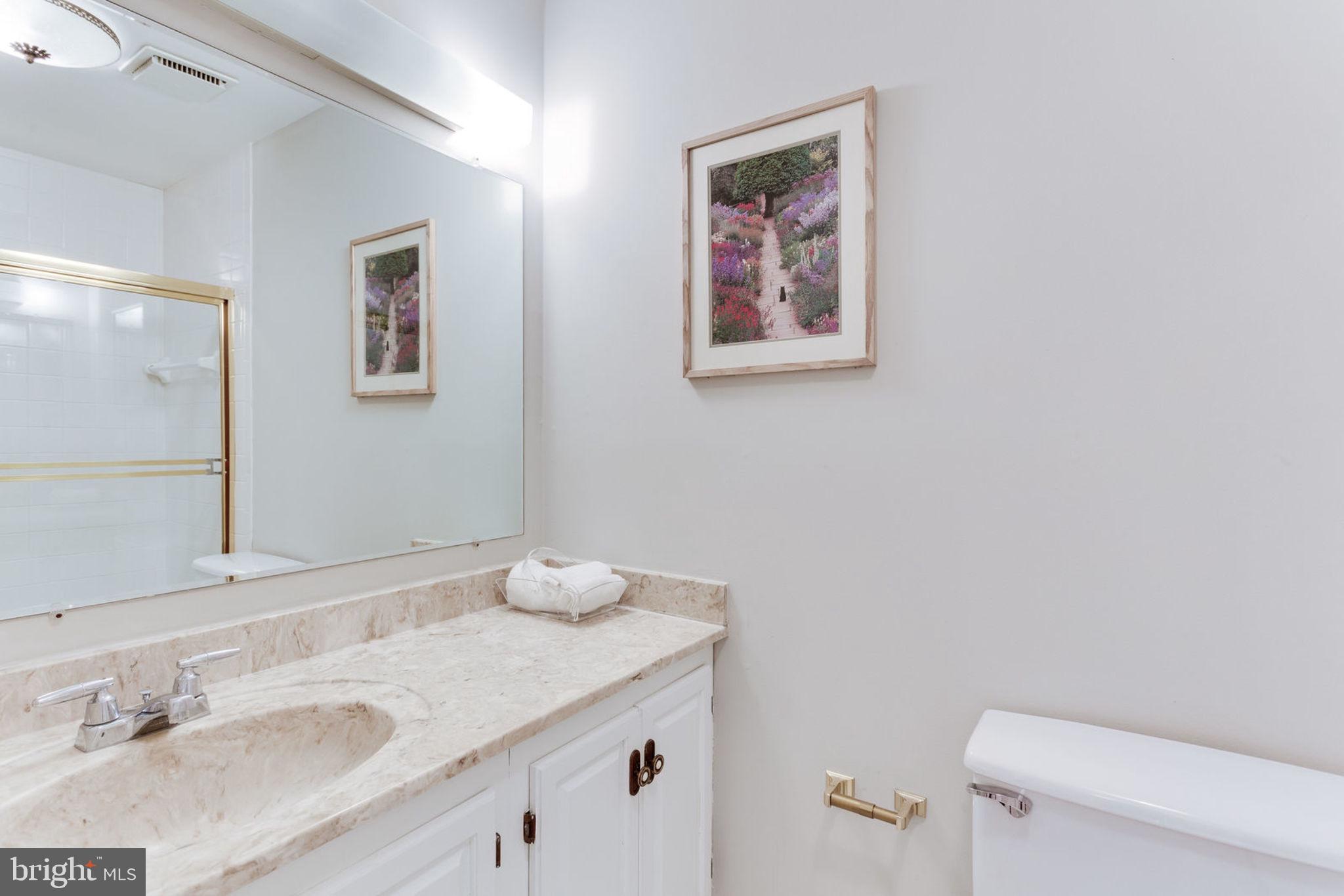 WASHINGTON SQUARE - Residential