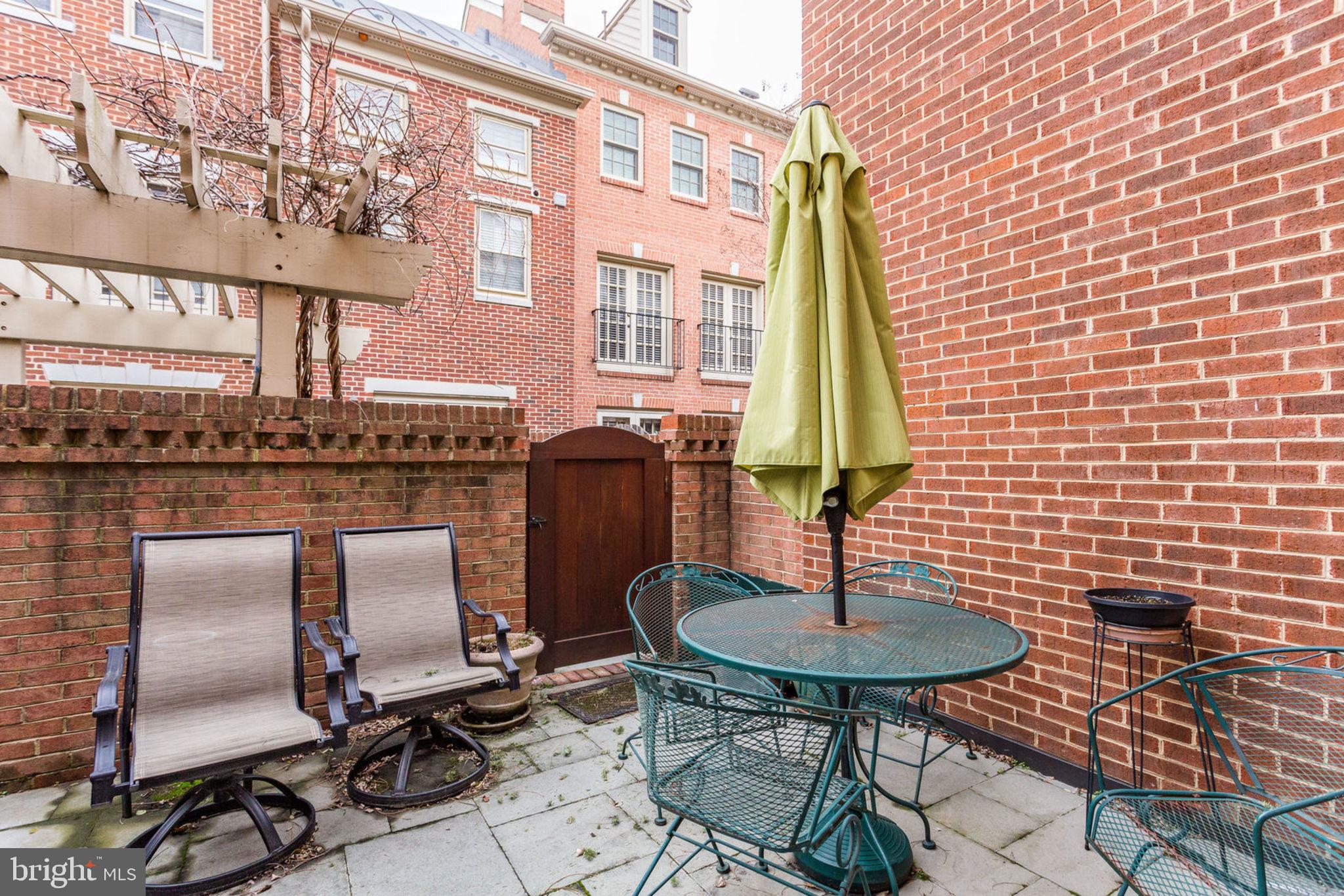 WASHINGTON SQUARE - Residential