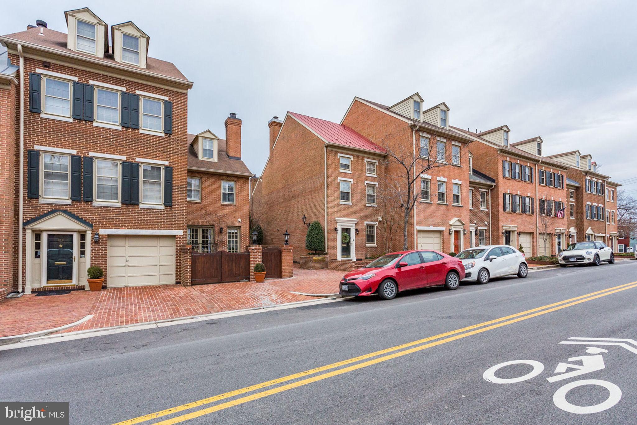 WASHINGTON SQUARE - Residential