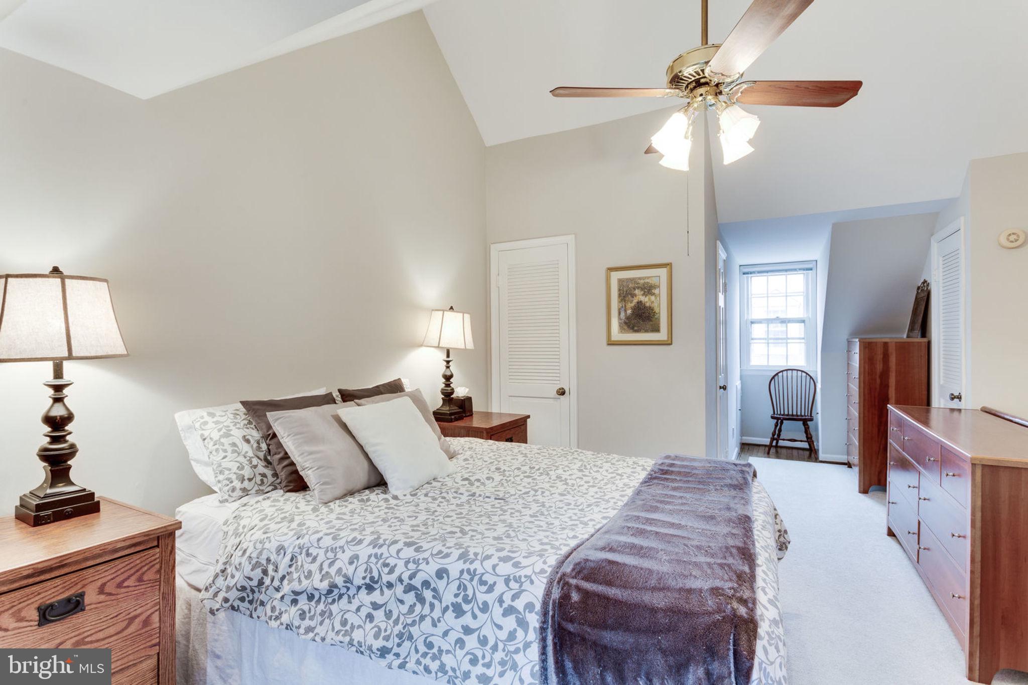 WASHINGTON SQUARE - Residential