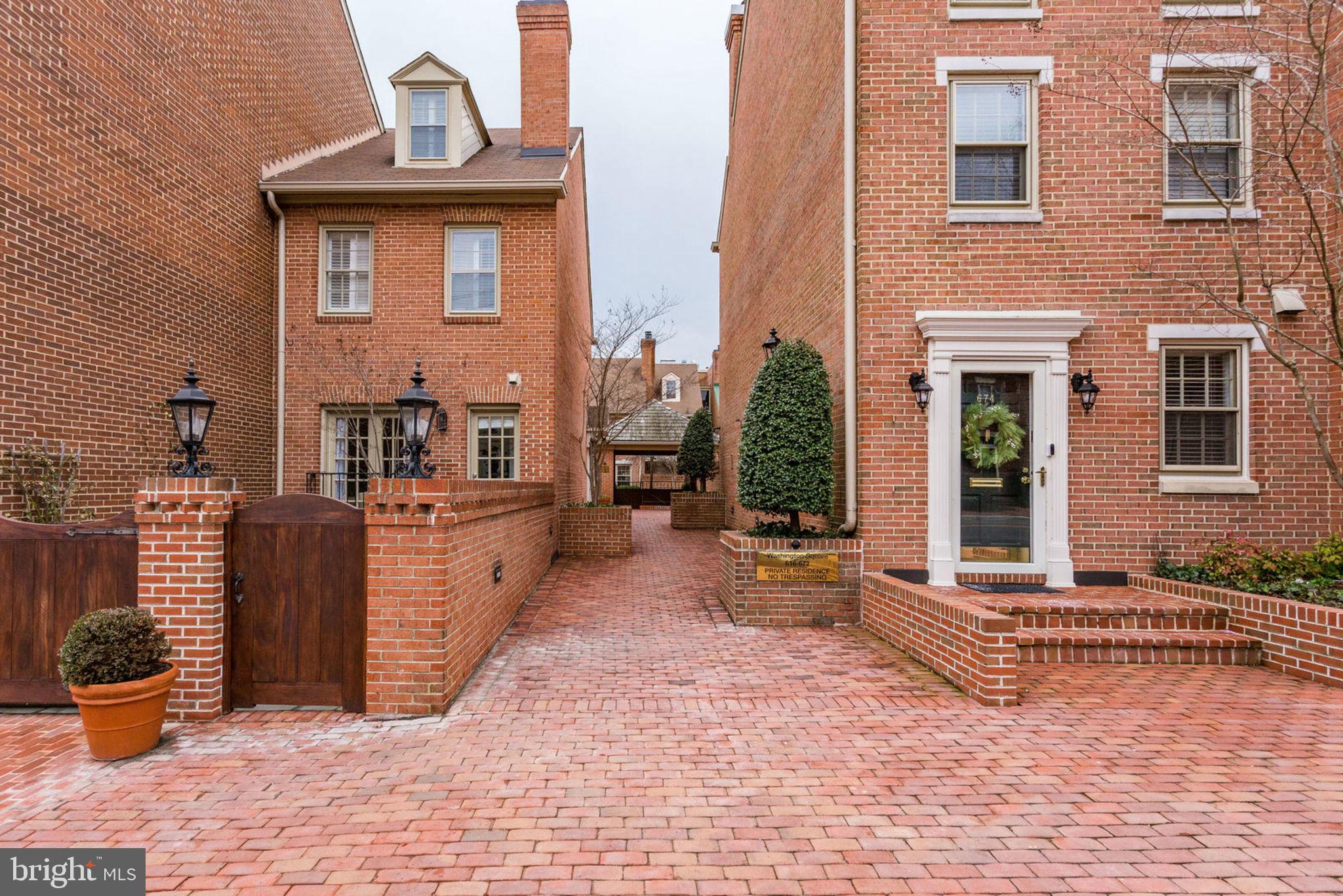 WASHINGTON SQUARE - Residential
