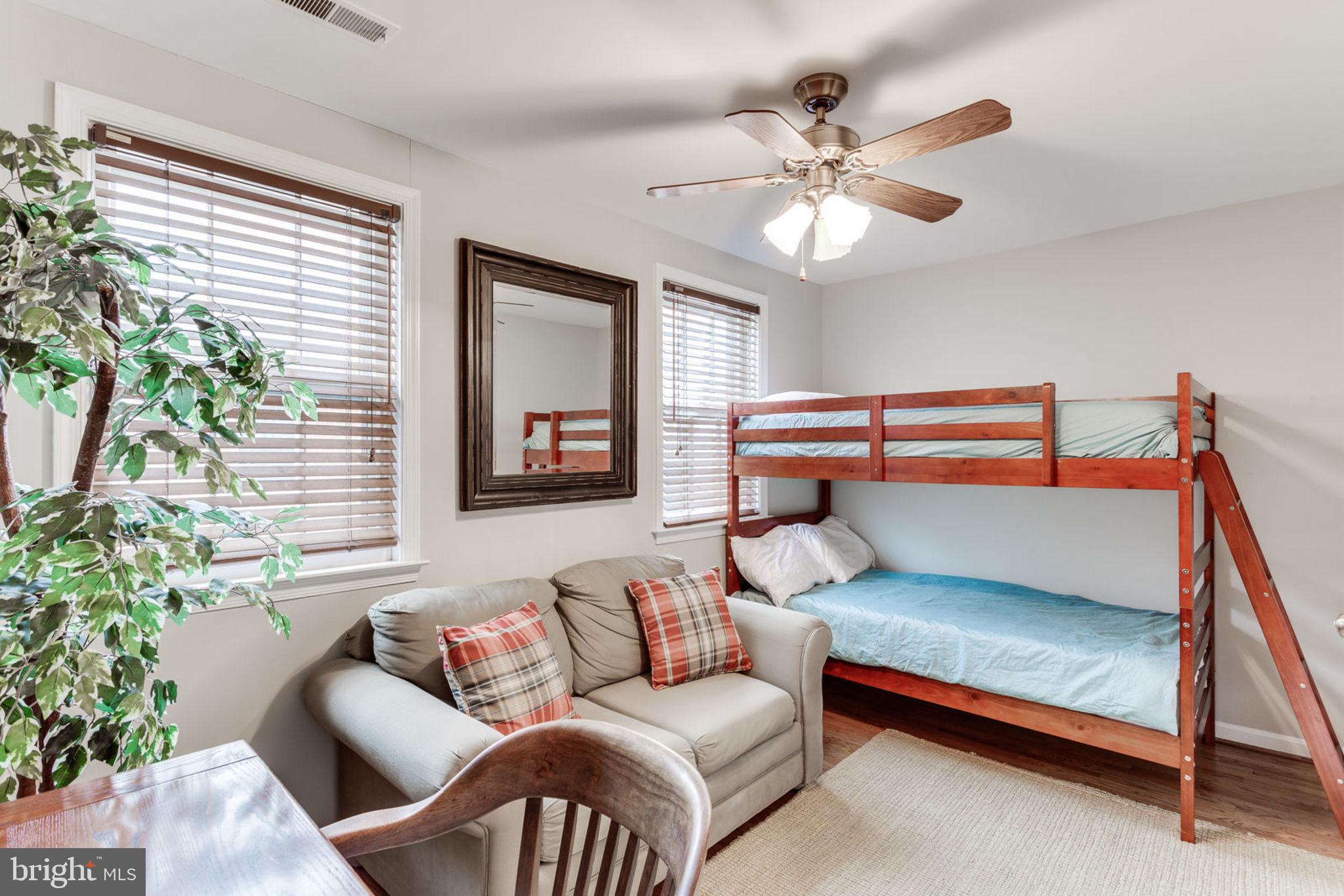 WASHINGTON SQUARE - Residential