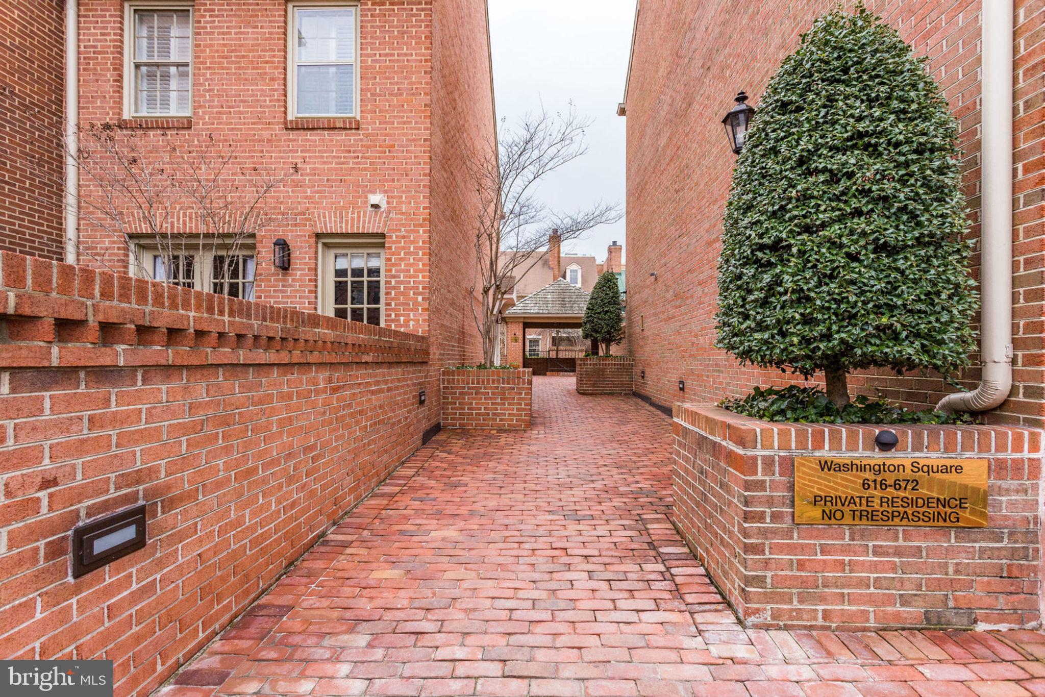 WASHINGTON SQUARE - Residential
