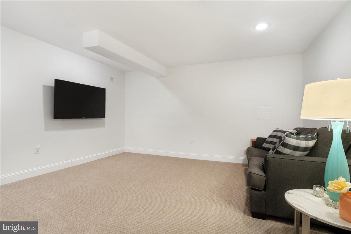 DOYLESTOWN HUNT - Residential