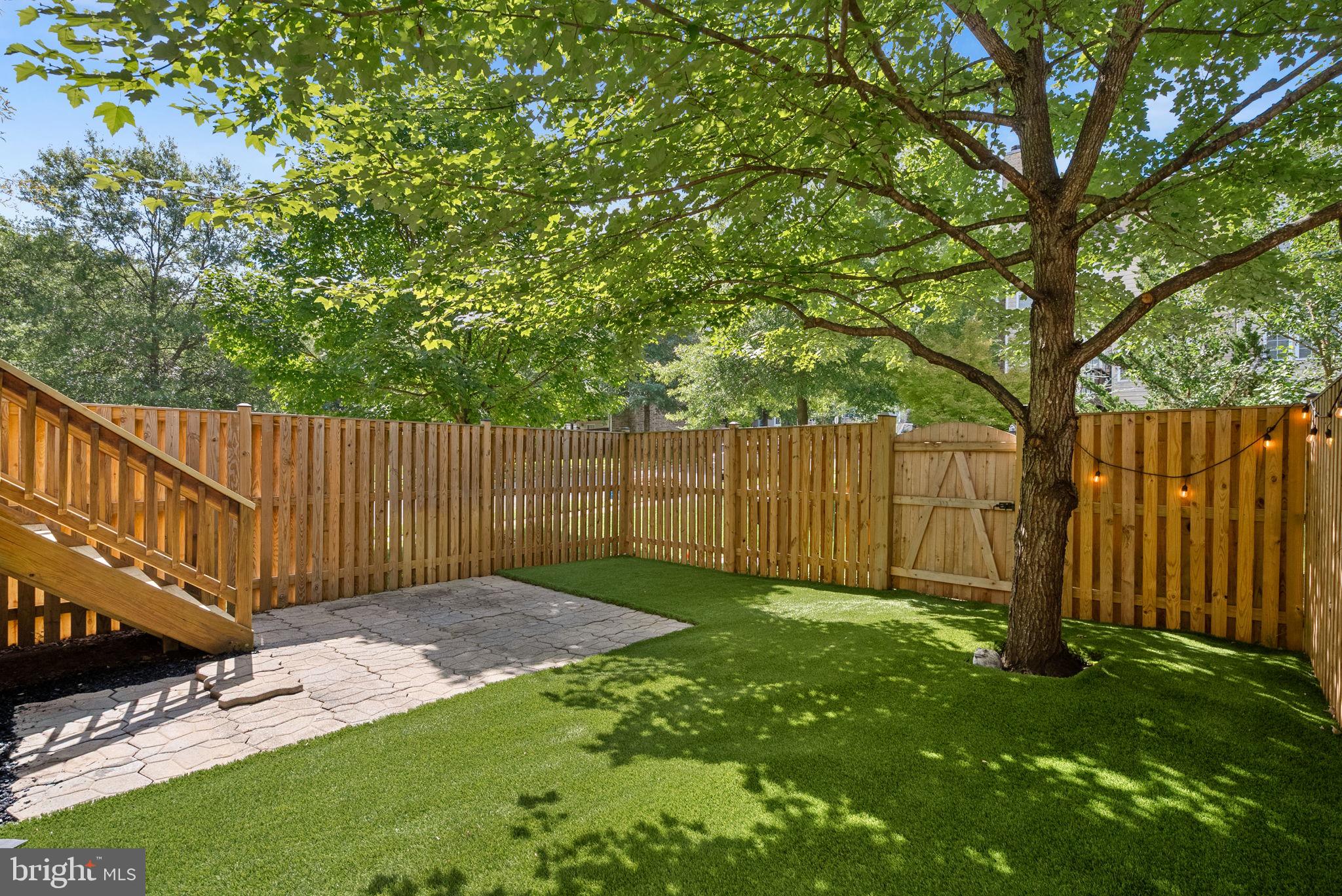 401 LEEDS RIDGE COURT