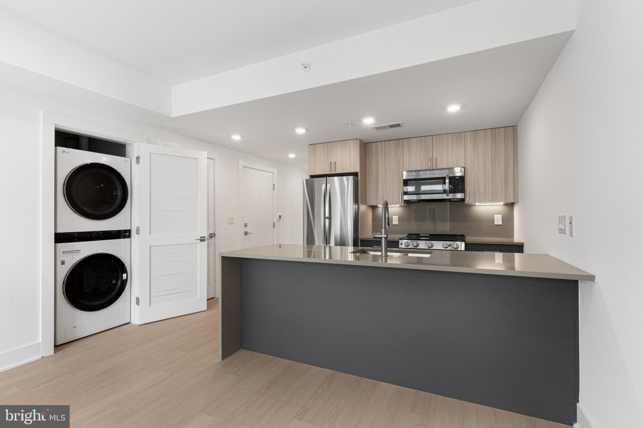Available Now | Leasing Special: Advertised price reflects 14 month leases only. Inquire for 12 month lease prices! Only 1st month and 1-month security deposit are due prior to move in!
Welcome to Beacon Flats, where modern finishes and prime location meet in the heart of Fishtown. Each unit features central A/C, in-unit laundry, contemporary fixtures, and sleek stainless steel appliances. Unit #607 is a 1 bedroom, 1 bathroom apartment on the sixth floor. Enjoy being just steps away from popular spots like Forin Cafe, Stelio's Pizza, Rowhome Coffee, Starbolt, and Sacred Vice Brewing. Surrounded by convenient grocery stores, parks, and public transit including the Market-Frankford Subway line servicing Center City, University City, and beyond.
Amenities & Building Features:
Modern, pet-friendly studio, one-bedroom, and two-bedroom layouts.
Fully equipped gym featuring Star Trac equipment and free weights.
Spacious co-working spaces for remote work or studying.
Large roof deck with stunning views of the city, accessible via elevator and stairway.
Pet area for your furry friends to enjoy the outdoors.
Butterfly Security System with personalized codes for secure deliveries.
Mail and package room for added convenience.
Bike room and storage cages in the basement.
Lease Terms:
Generally, 1st month, 12th month, and 1 month security deposit due at, or prior to, lease signing. Other terms may be required by Landlord. $55 application fee per applicant. Pets are conditional on owner's approval and may require an additional fee, if accepted. (Generally, $500/dog and $250/cat). Tenants responsible for: electricity, cable, flat water fee ($40/month for 1bed, $60/month for 2bed), and a $35/month required amenity fee which includes Xfinity Wifi, lounge, gym, pet park, roof access. Landlord Requirements: Applicants to make 3x the monthly rent in verifiable net income, credit history to be considered (i.e. no active collections), no evictions within the past 4 years, and must have a verifiable rental history with on-time rental payments. Exceptions to this criteria may exist under the law and will be considered. Please note: photos & video tour may be of a similar unit within the building; exact layouts & finishes may vary.