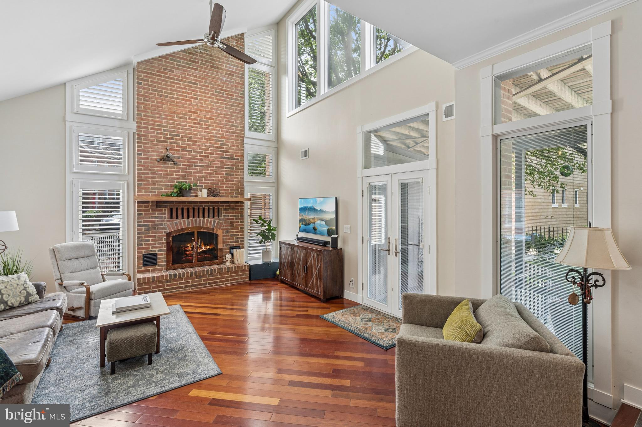 124 W MONTGOMERY STREET