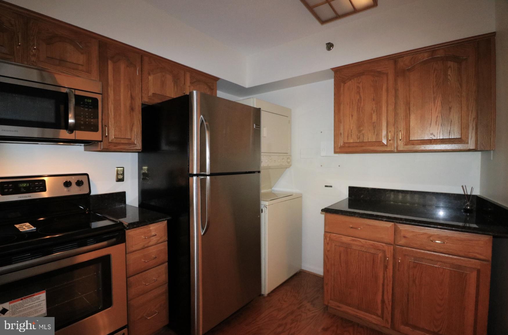 1805 CRYSTAL DRIVE 204S
