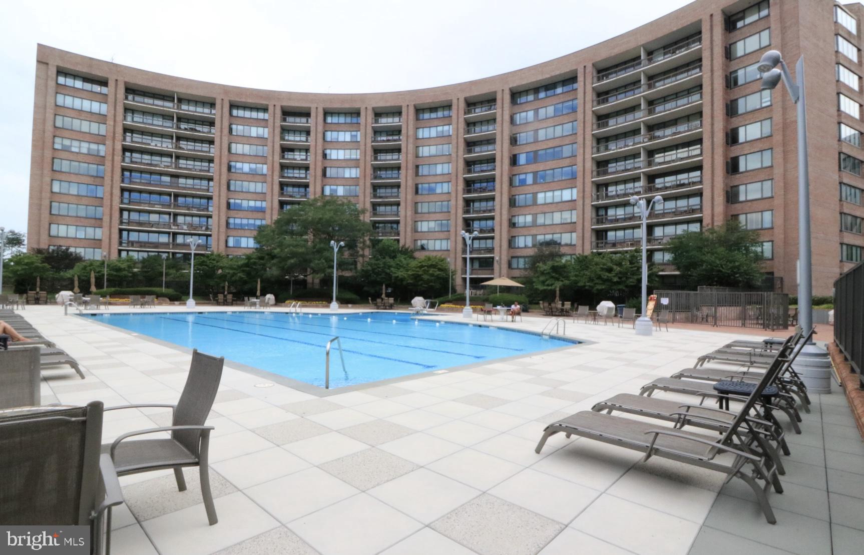 1805 CRYSTAL DRIVE 204S