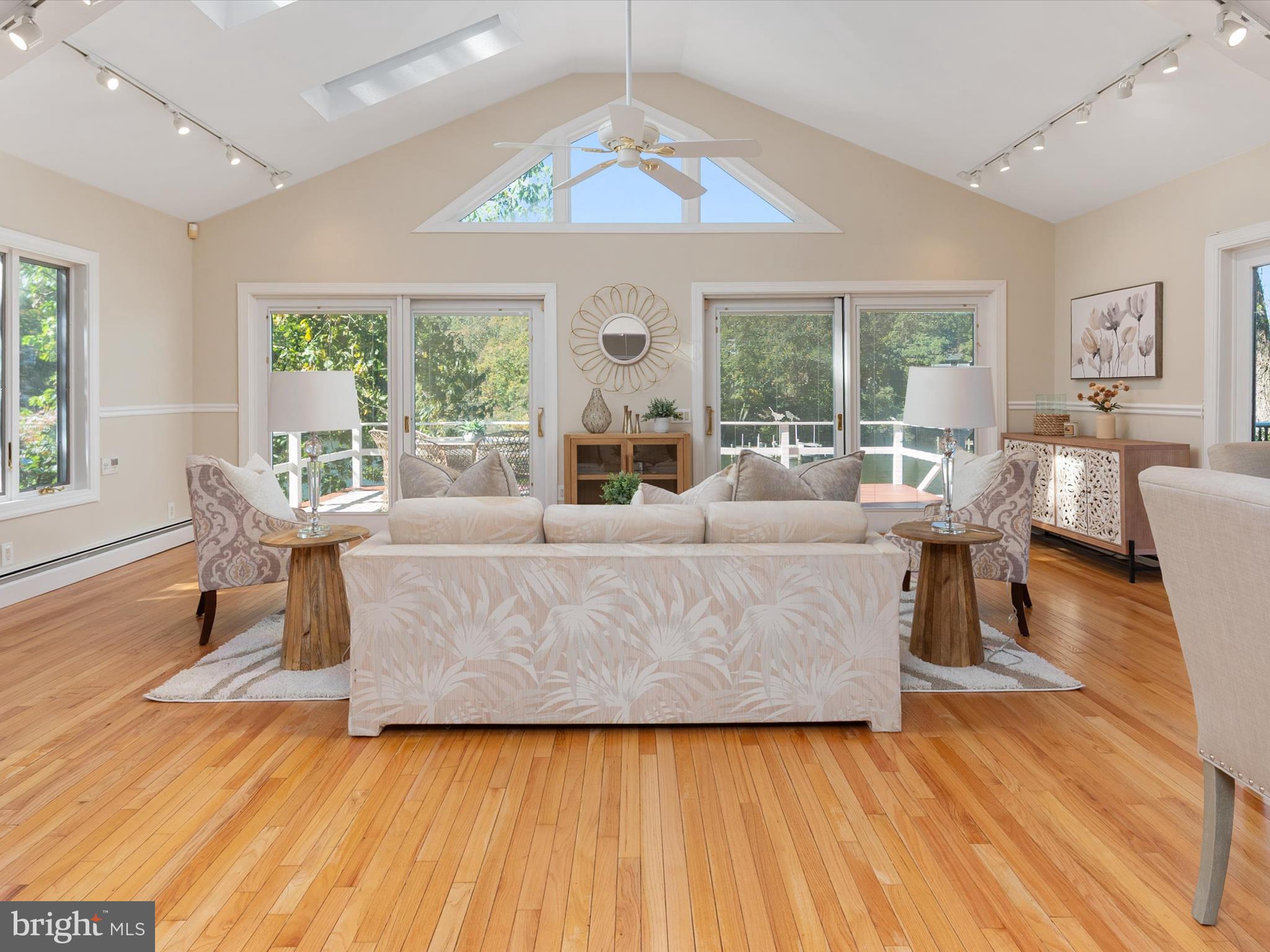 EDGEWATER BEACH - Residential