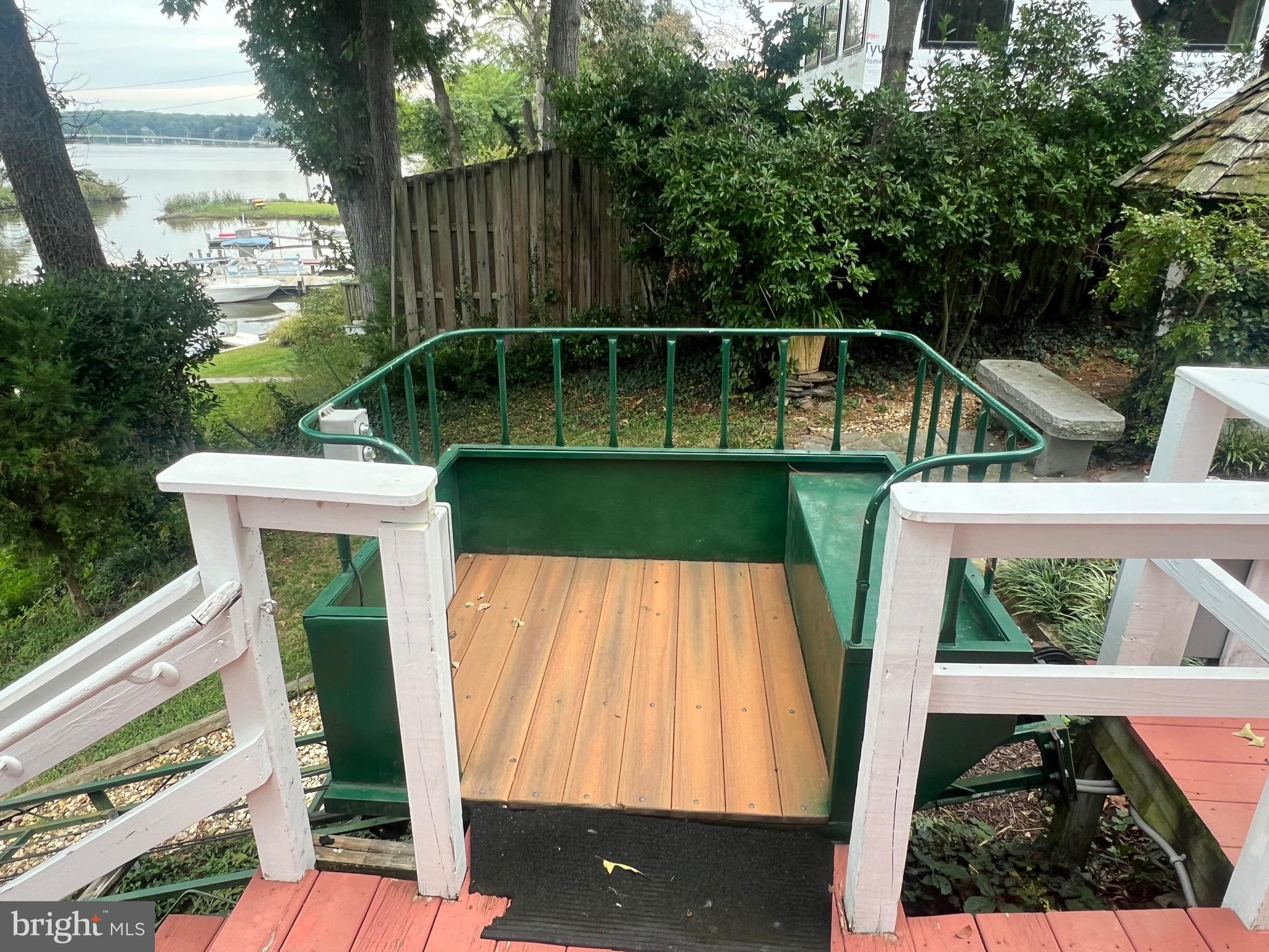 EDGEWATER BEACH - Residential