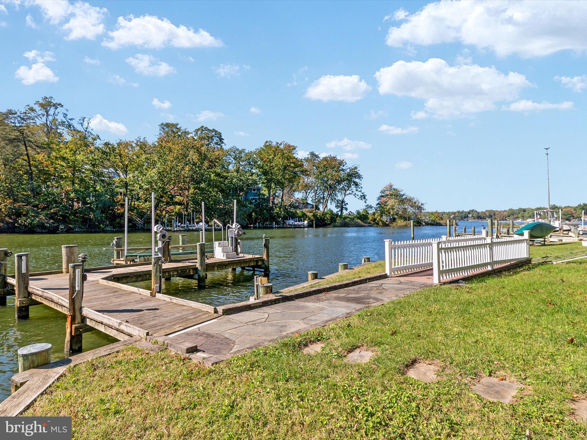 EDGEWATER BEACH - Residential