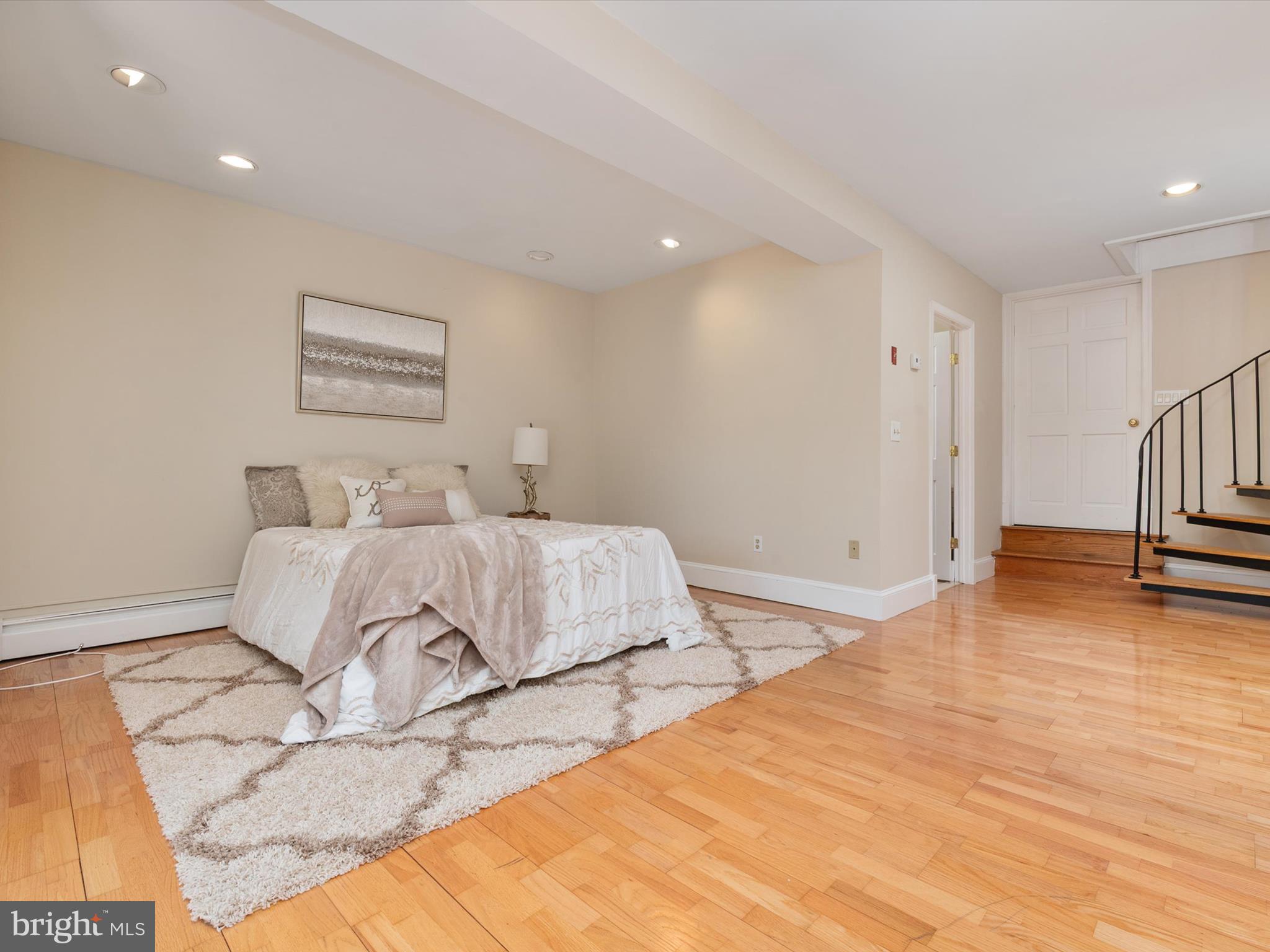 EDGEWATER BEACH - Residential