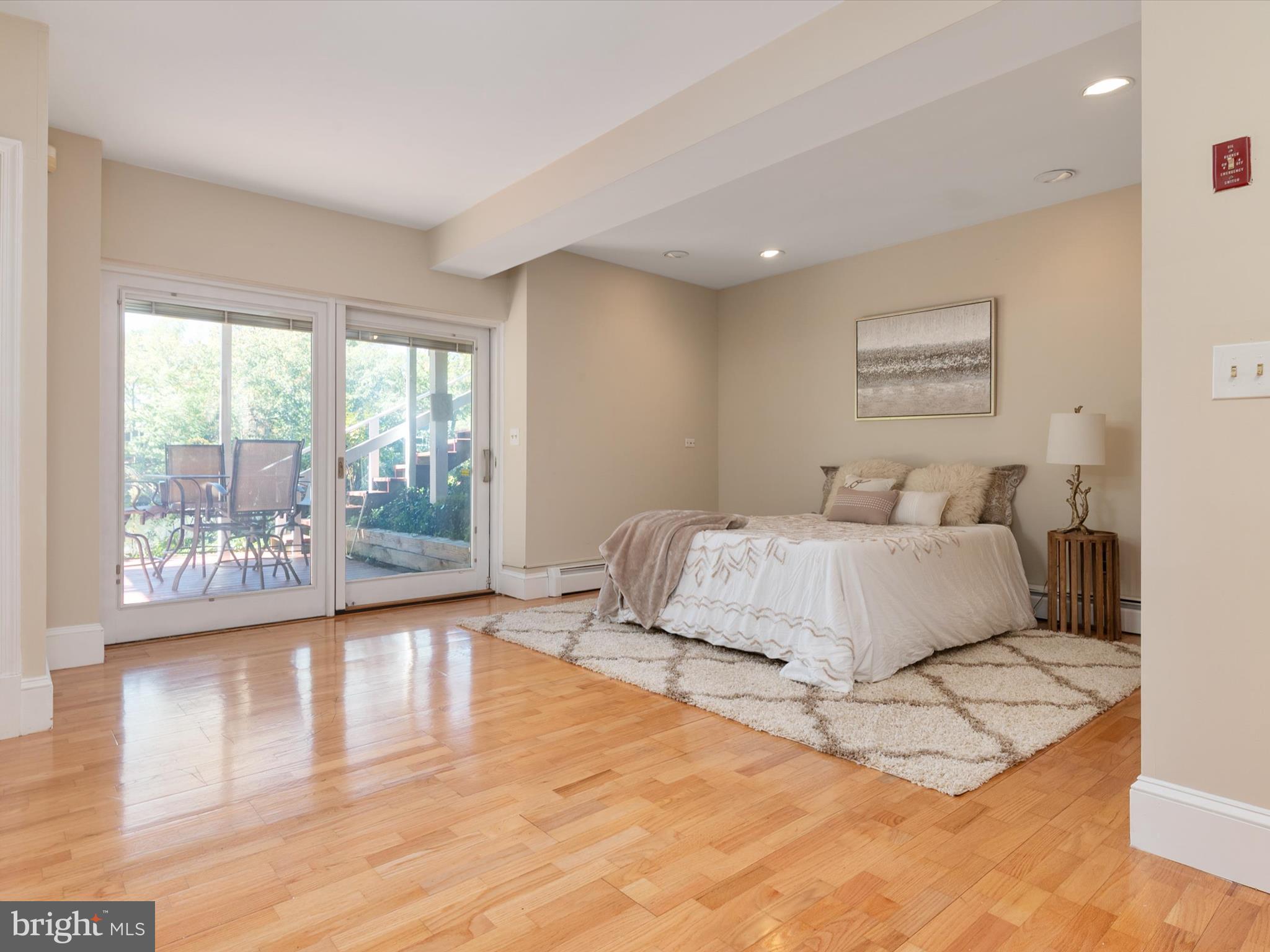 EDGEWATER BEACH - Residential