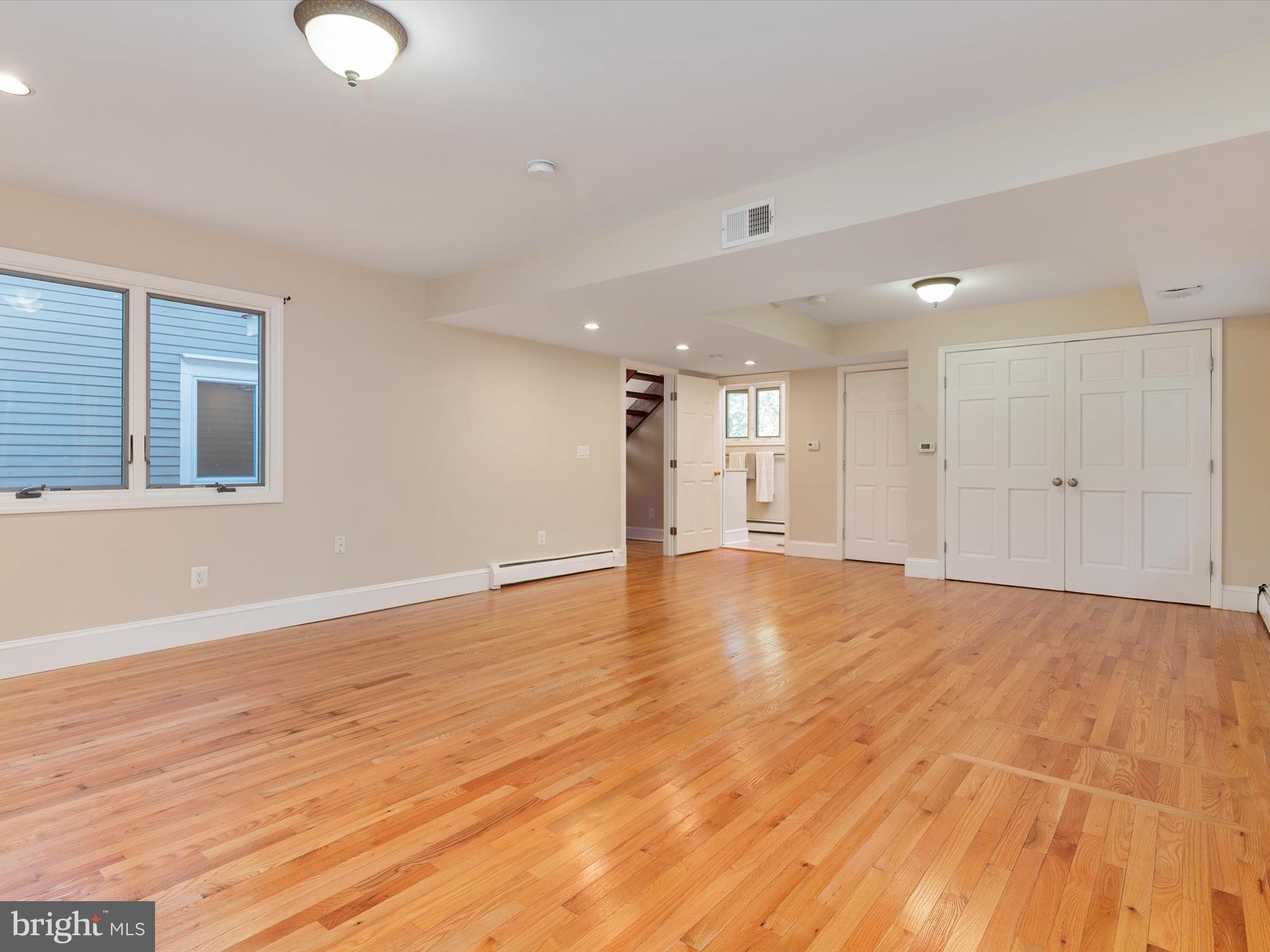 EDGEWATER BEACH - Residential