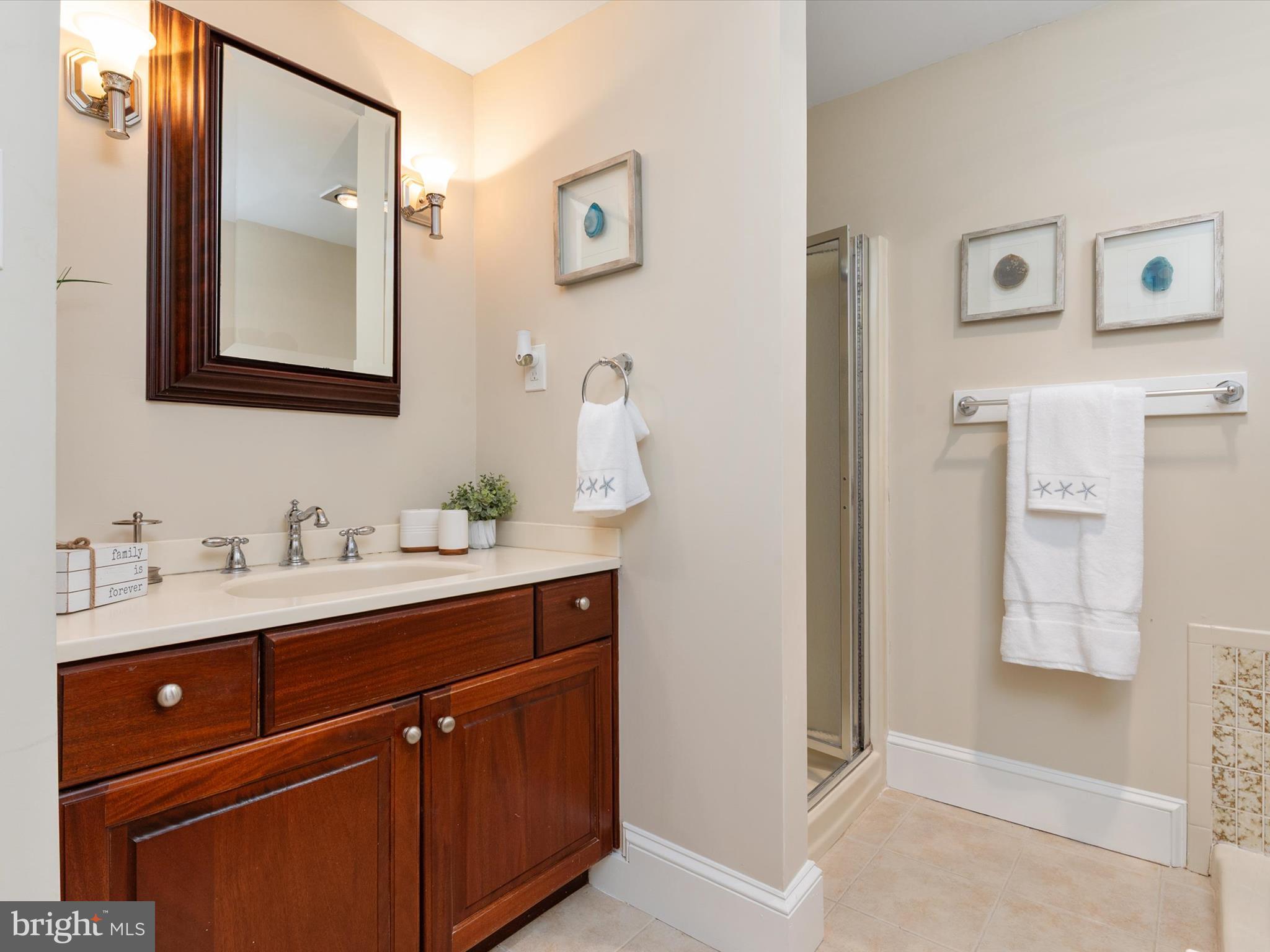 EDGEWATER BEACH - Residential