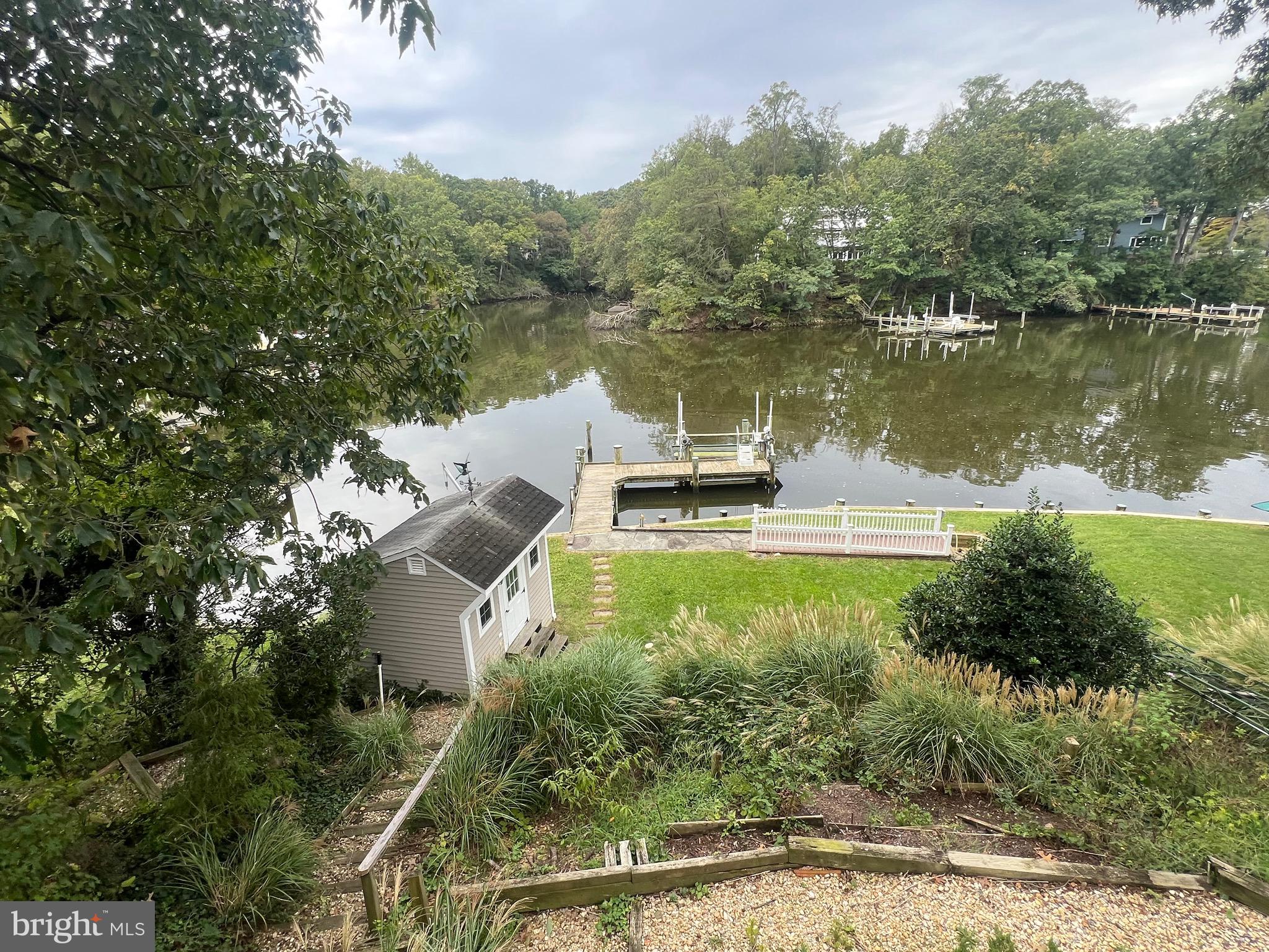 EDGEWATER BEACH - Residential