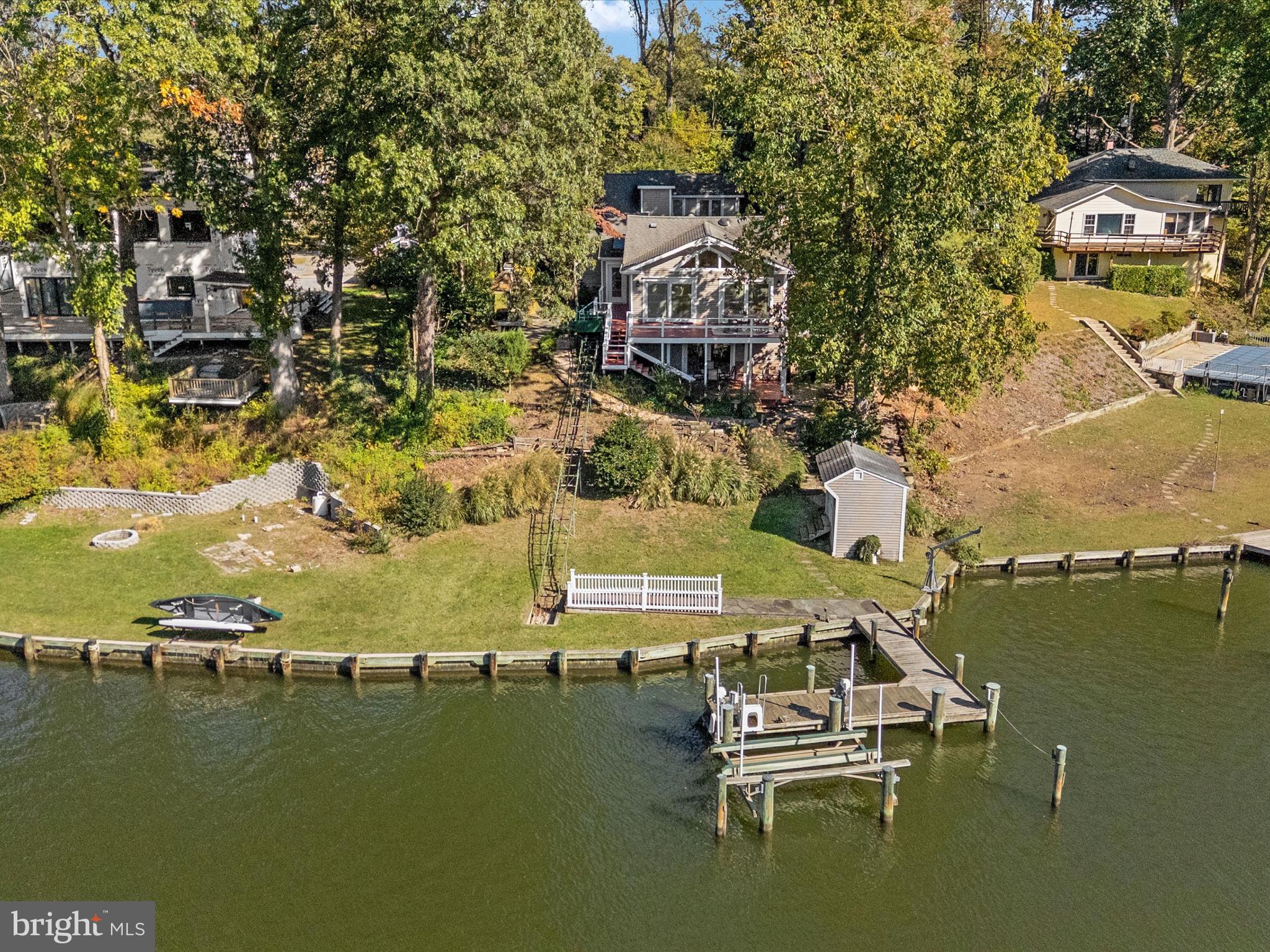 EDGEWATER BEACH - Residential