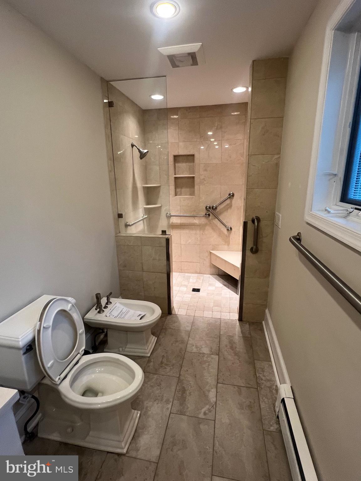 EDGEWATER BEACH - Residential