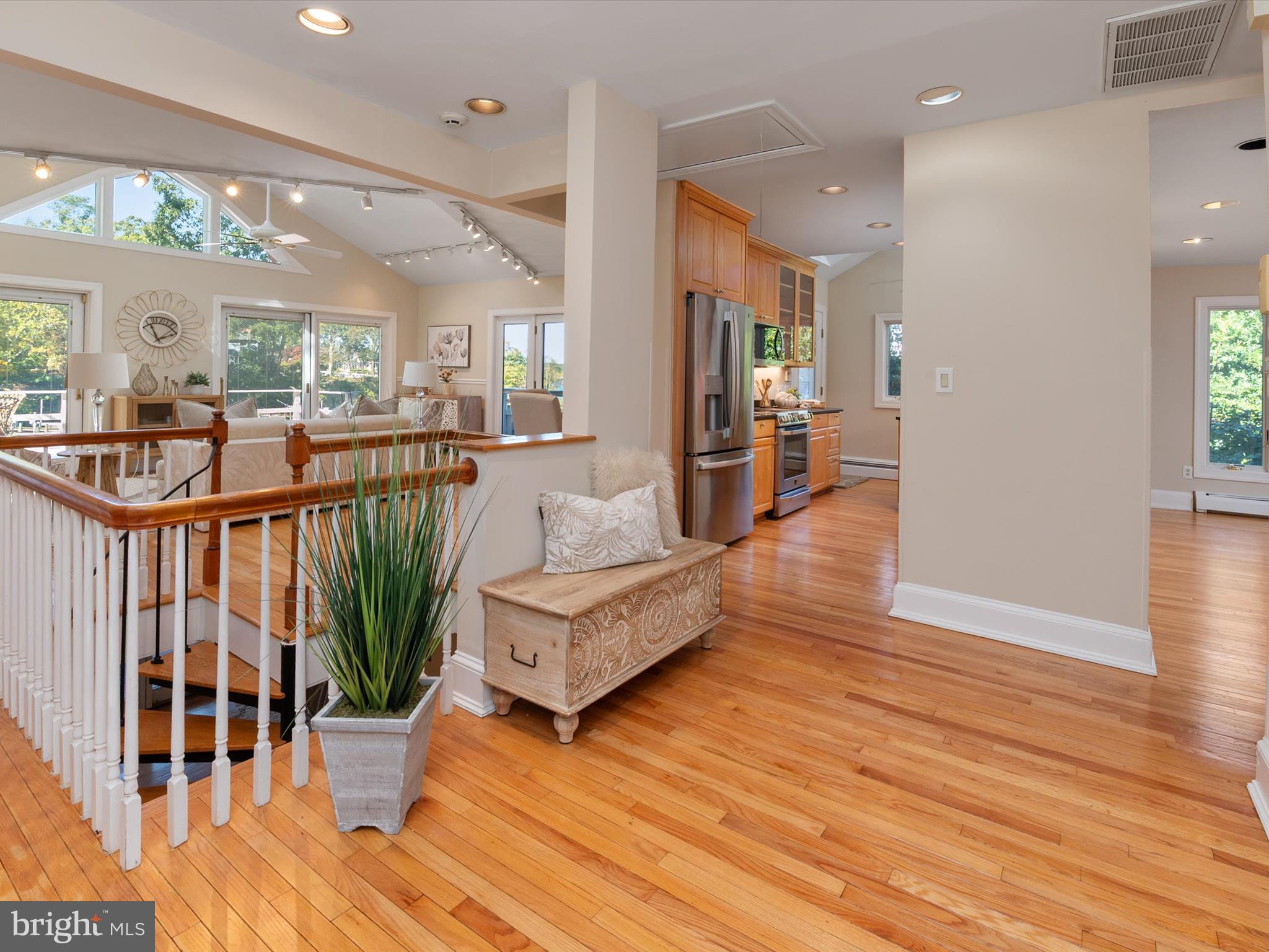 EDGEWATER BEACH - Residential