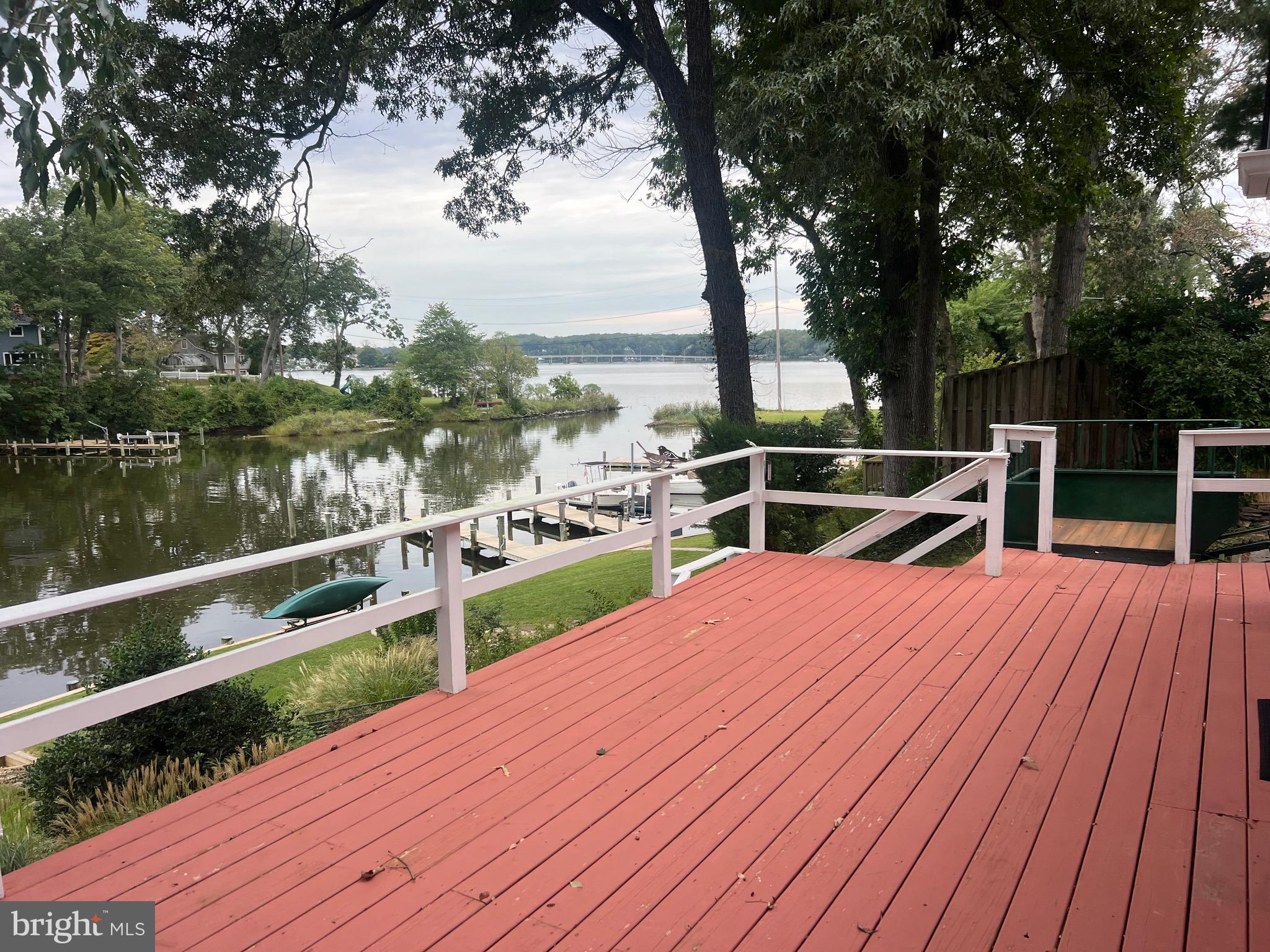 EDGEWATER BEACH - Residential