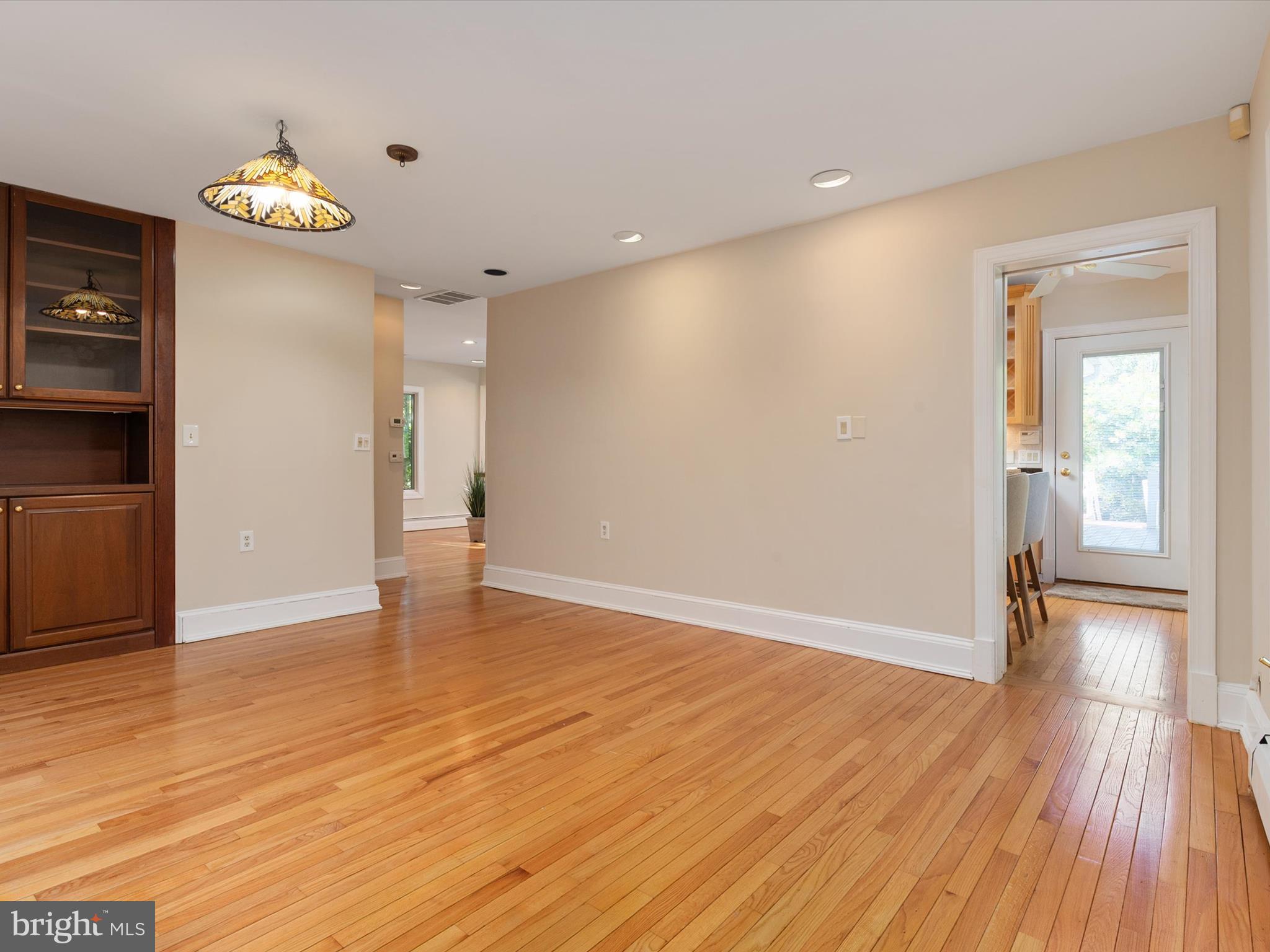 EDGEWATER BEACH - Residential