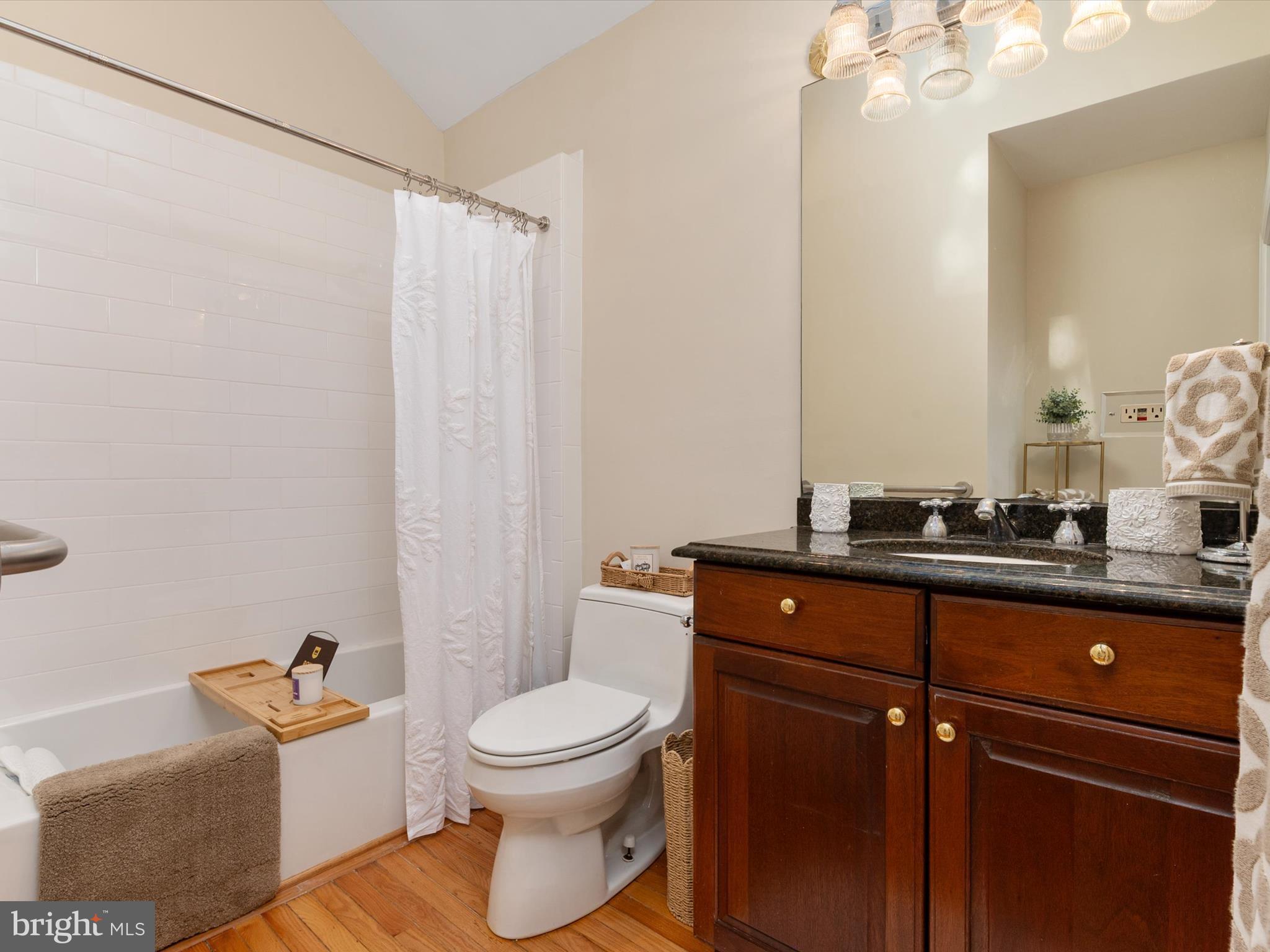 EDGEWATER BEACH - Residential