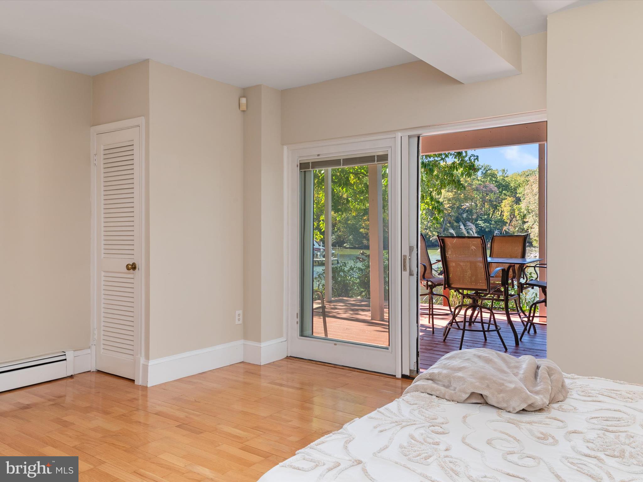 EDGEWATER BEACH - Residential