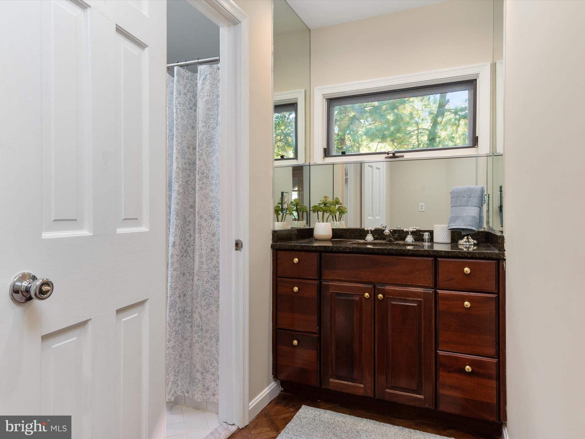 EDGEWATER BEACH - Residential