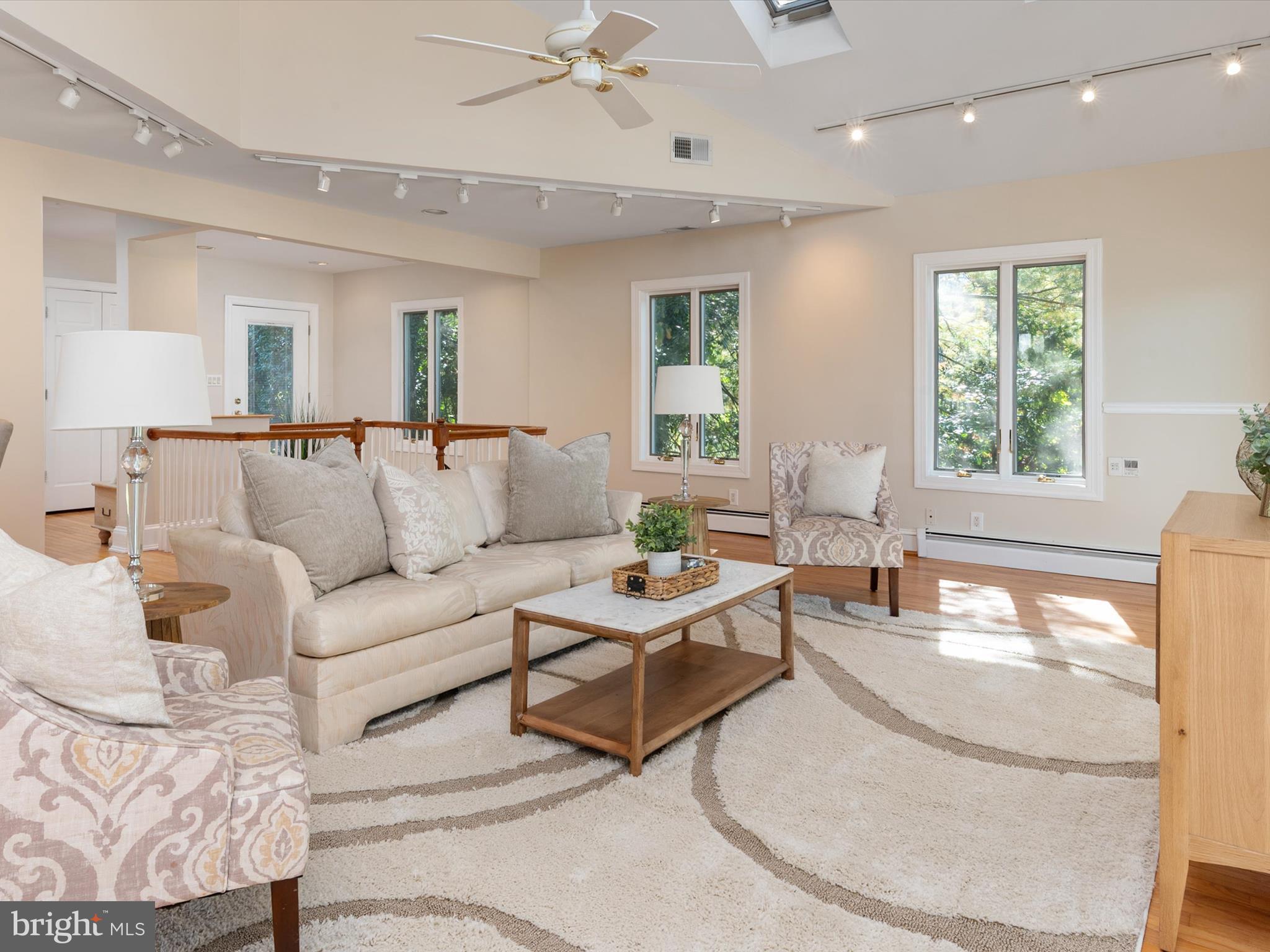 EDGEWATER BEACH - Residential