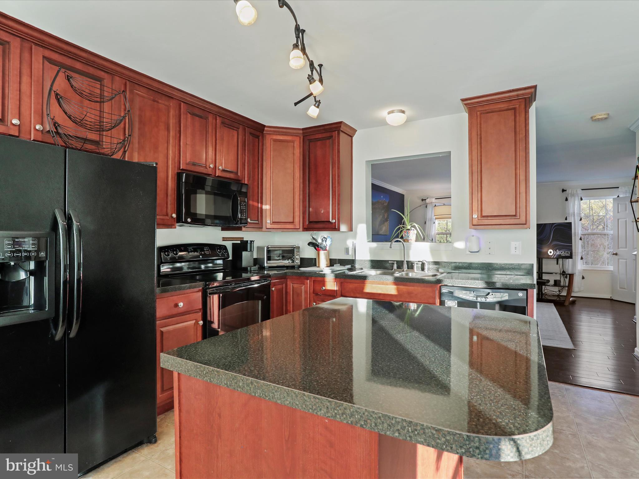 LAKELAND PLACE - Residential