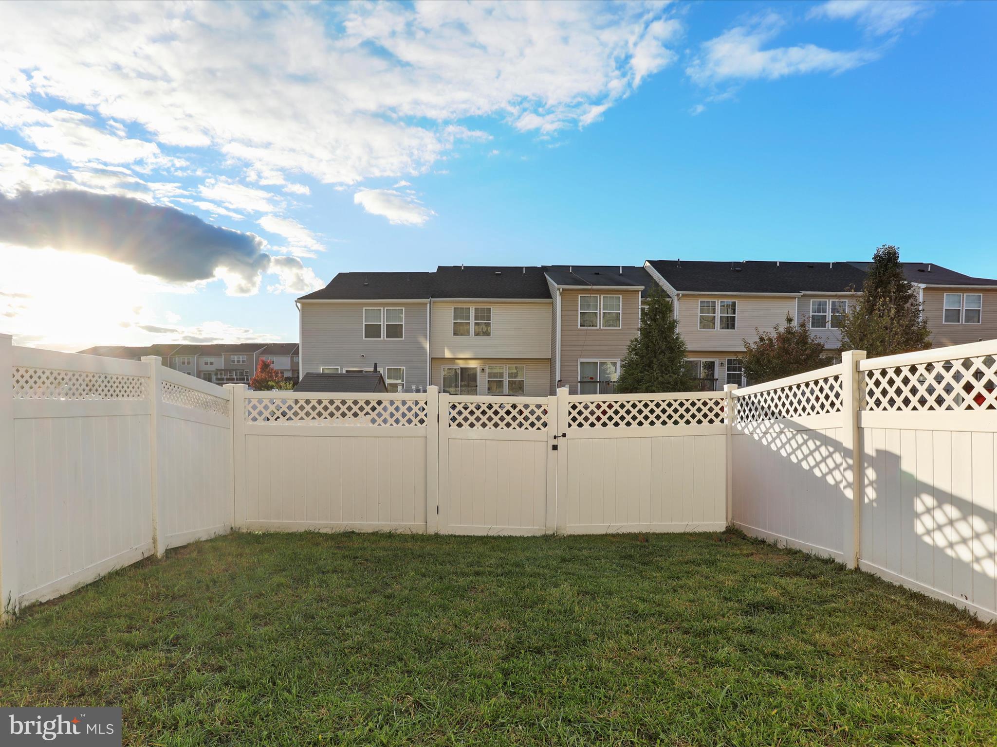 LAKELAND PLACE - Residential