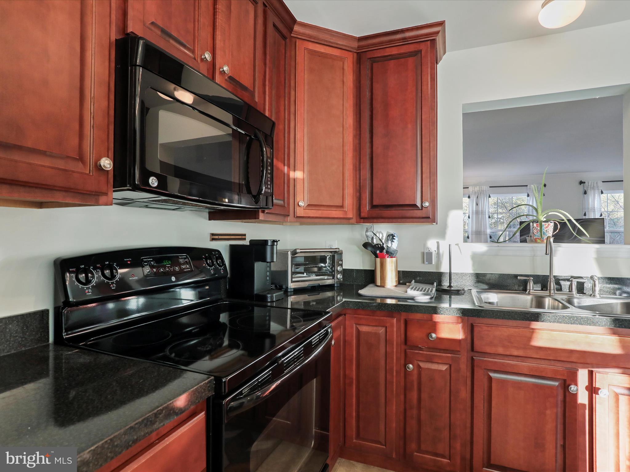 LAKELAND PLACE - Residential